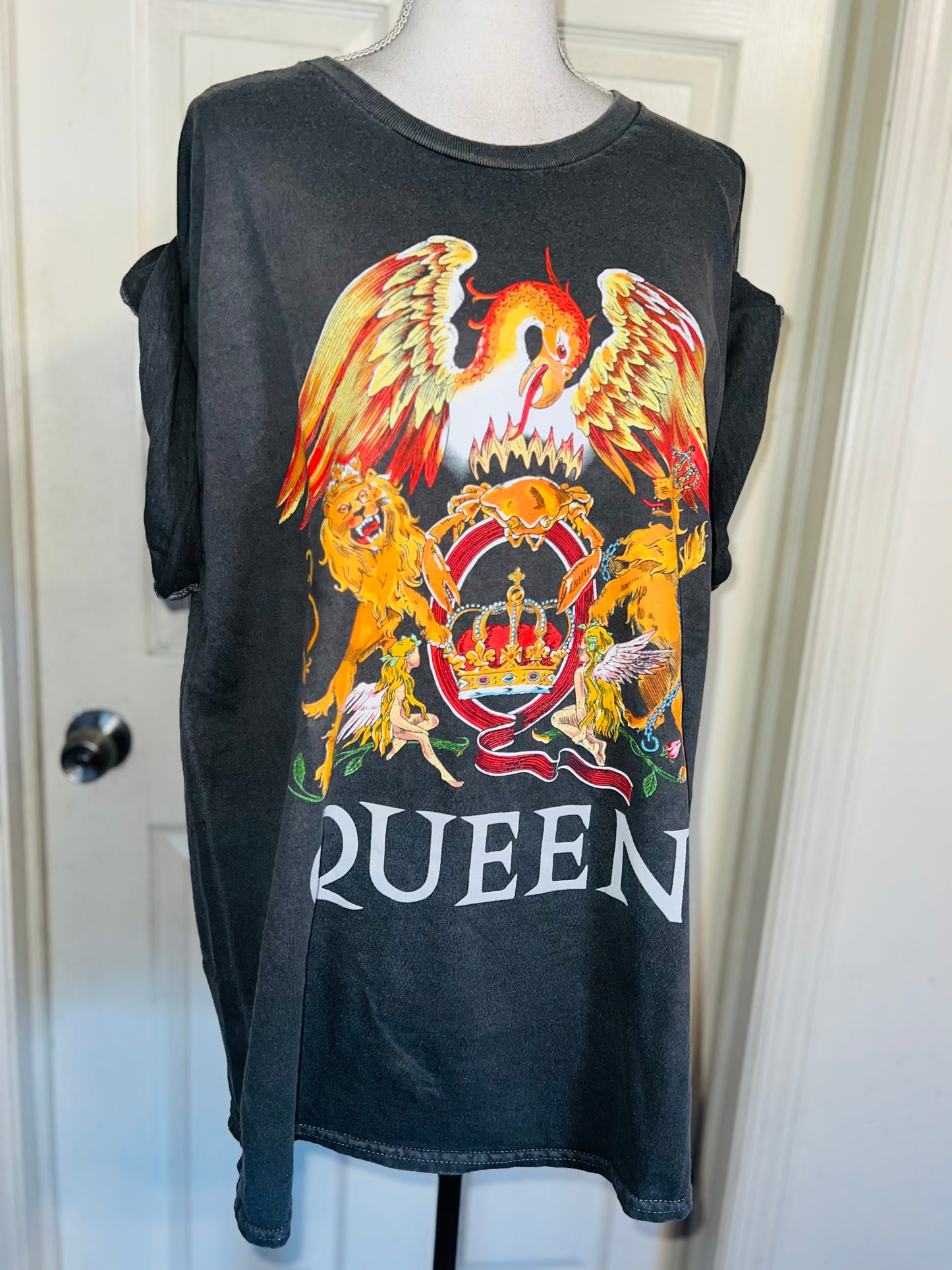 Queen Oversized Distressed Tee