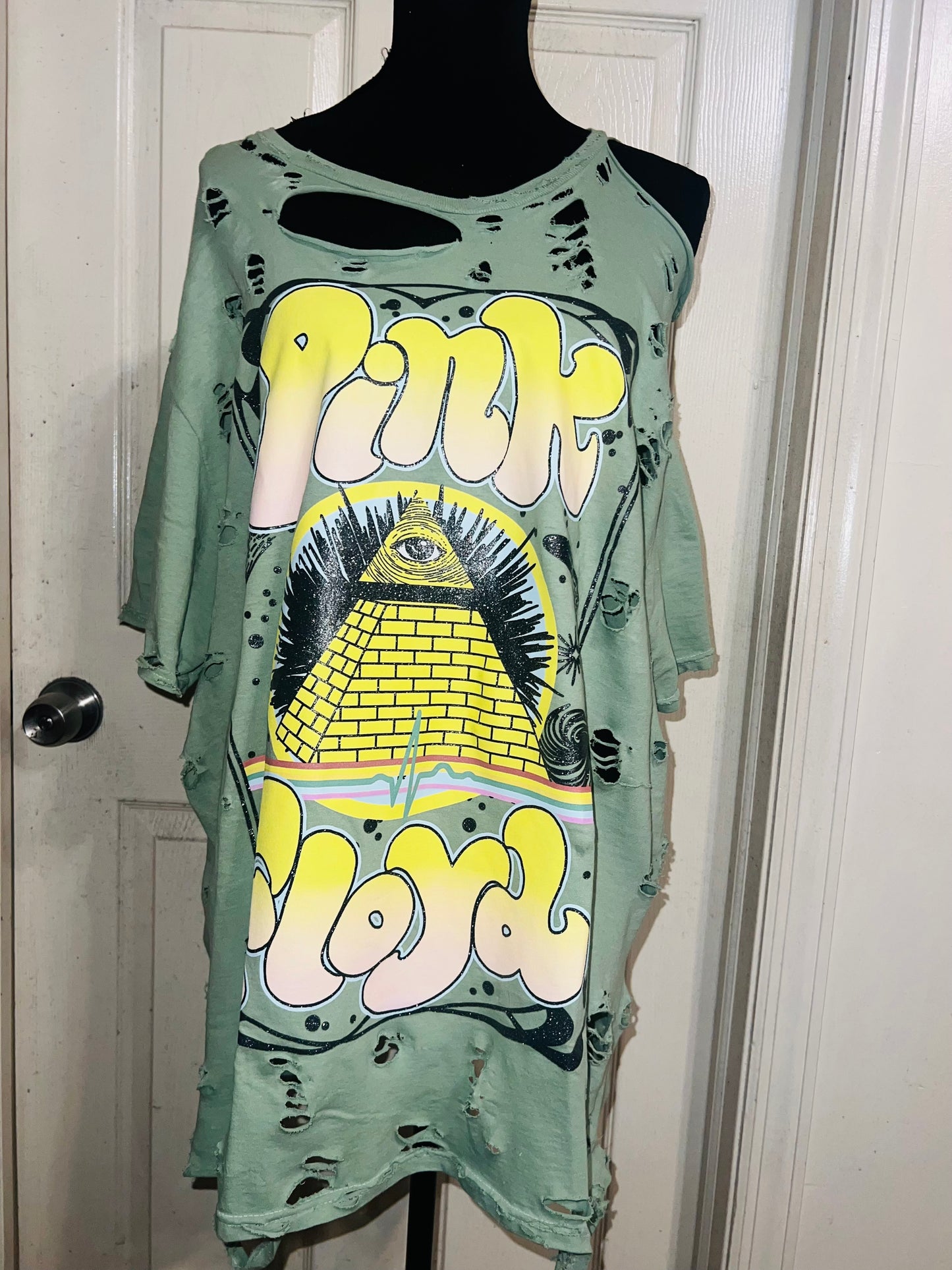 Pink Floyd Oversized Distressed Tee