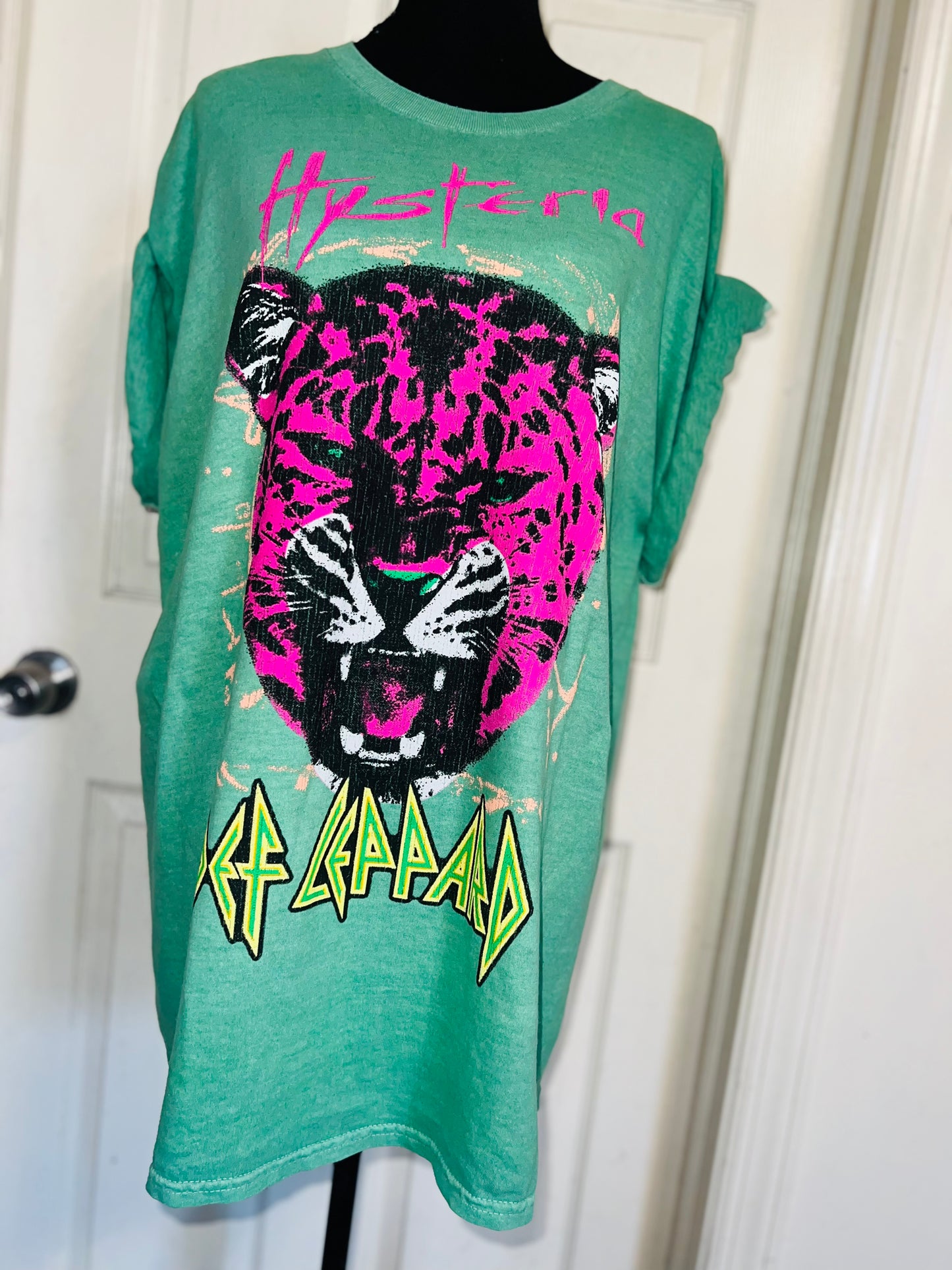 Def Leppard Oversized Distressed Tee