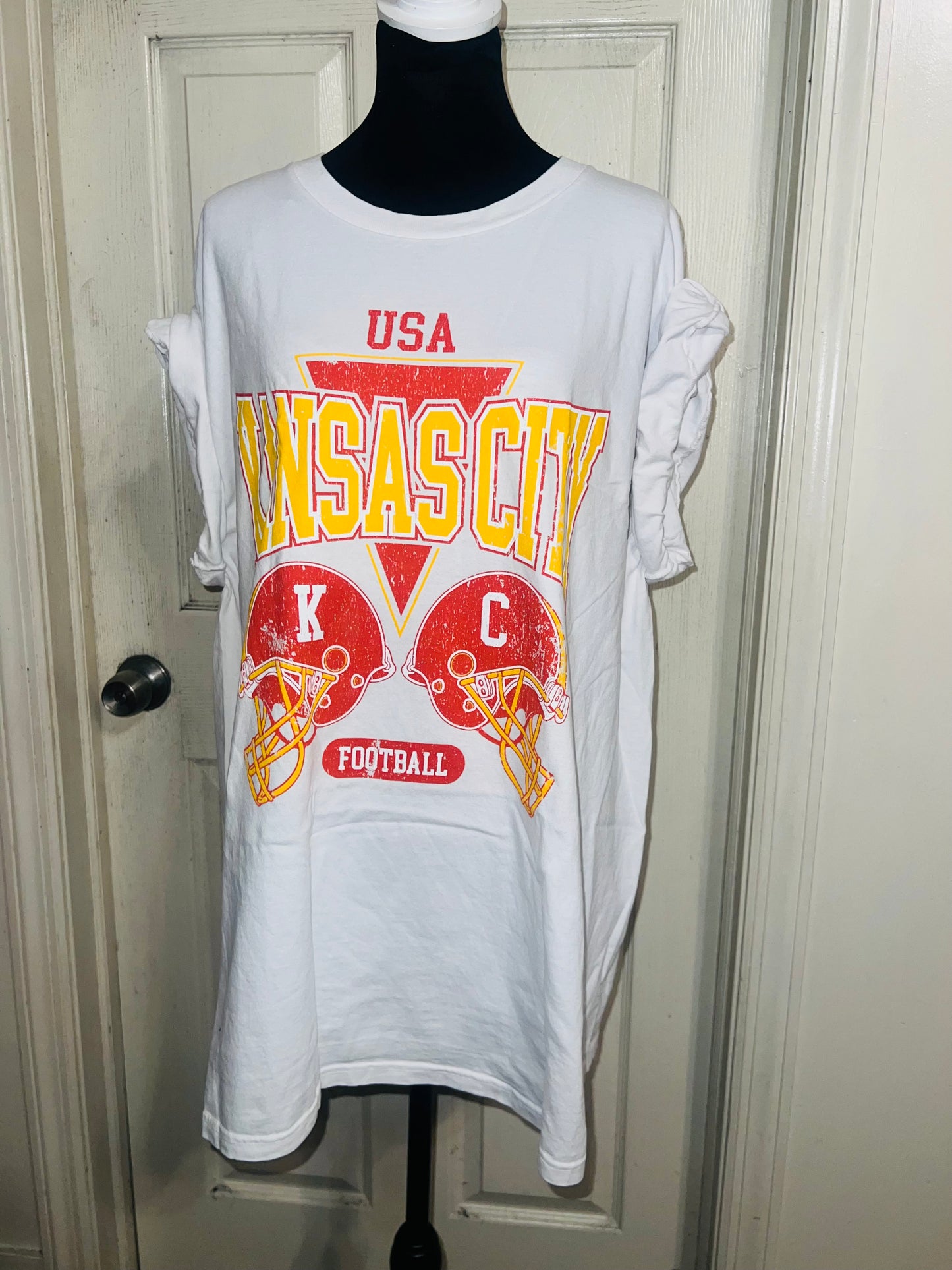 Kansas City Chiefs Oversized Distressed Tee
