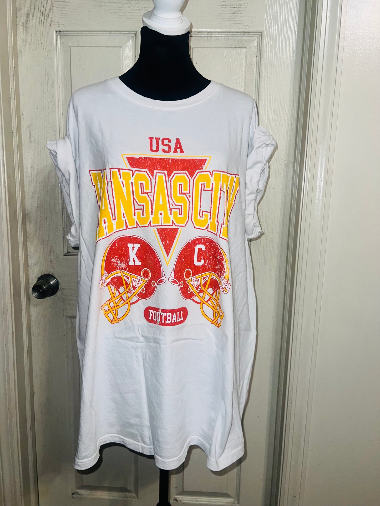 Kansas City Chiefs Oversized Distressed Tee