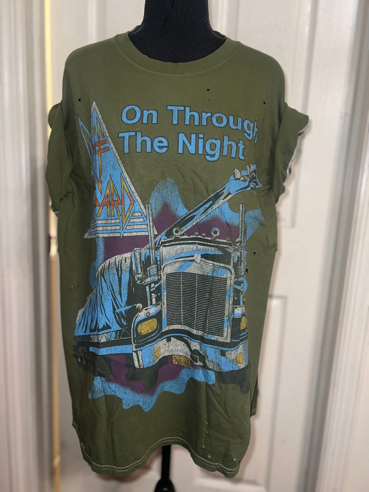 Def Leppard Oversized Distressed Tee