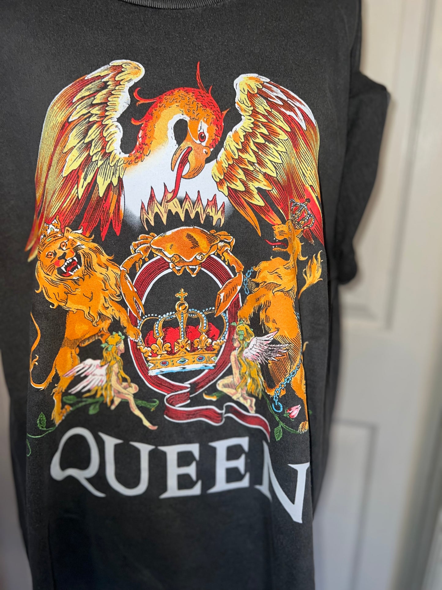 Queen Oversized Distressed Tee