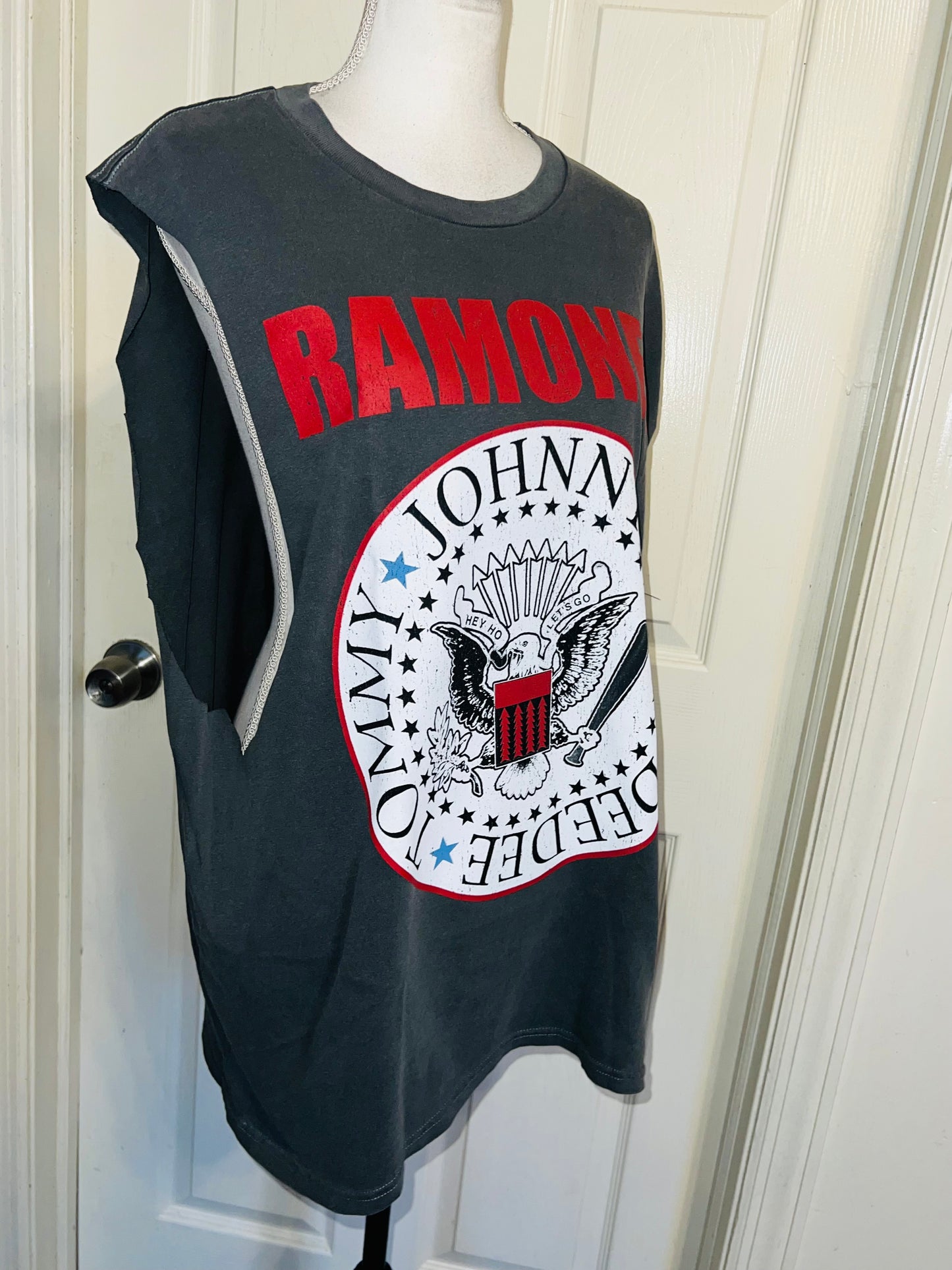 Ramones Oversized Double Oversized Distressed Tann