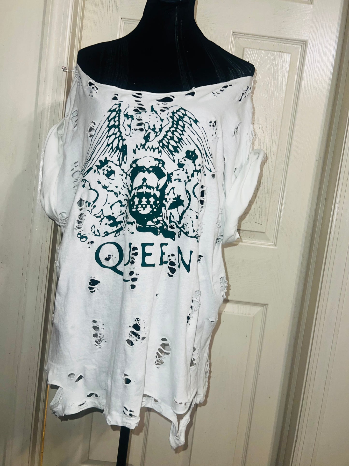 Queen Oversized Distressed Tee