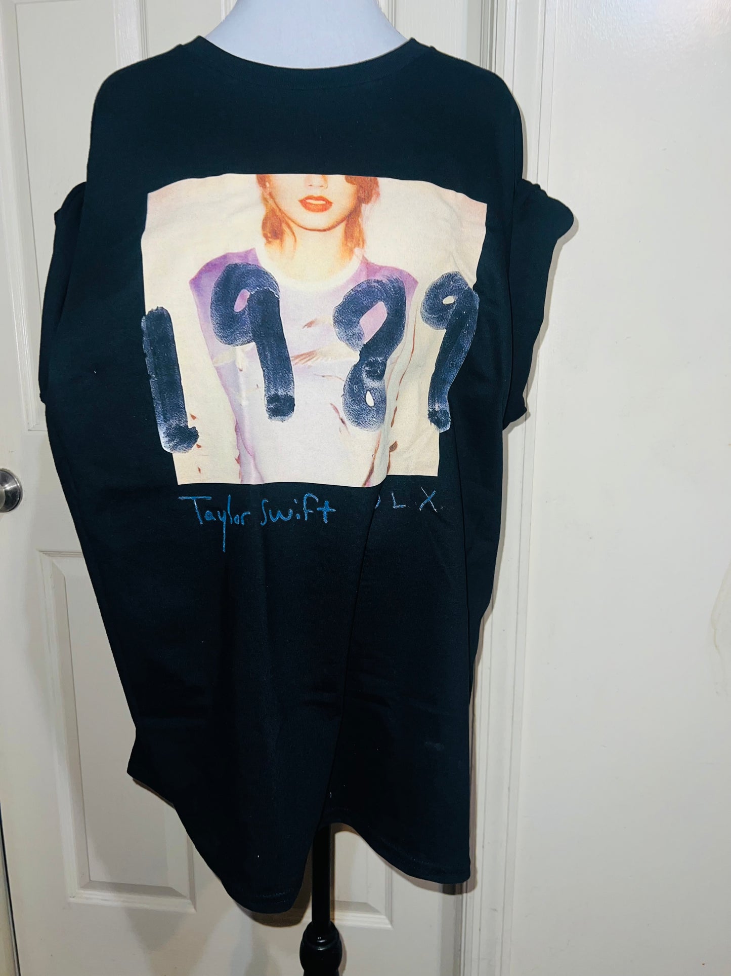 Taylor Swift 1989 Oversized Distressed Tee