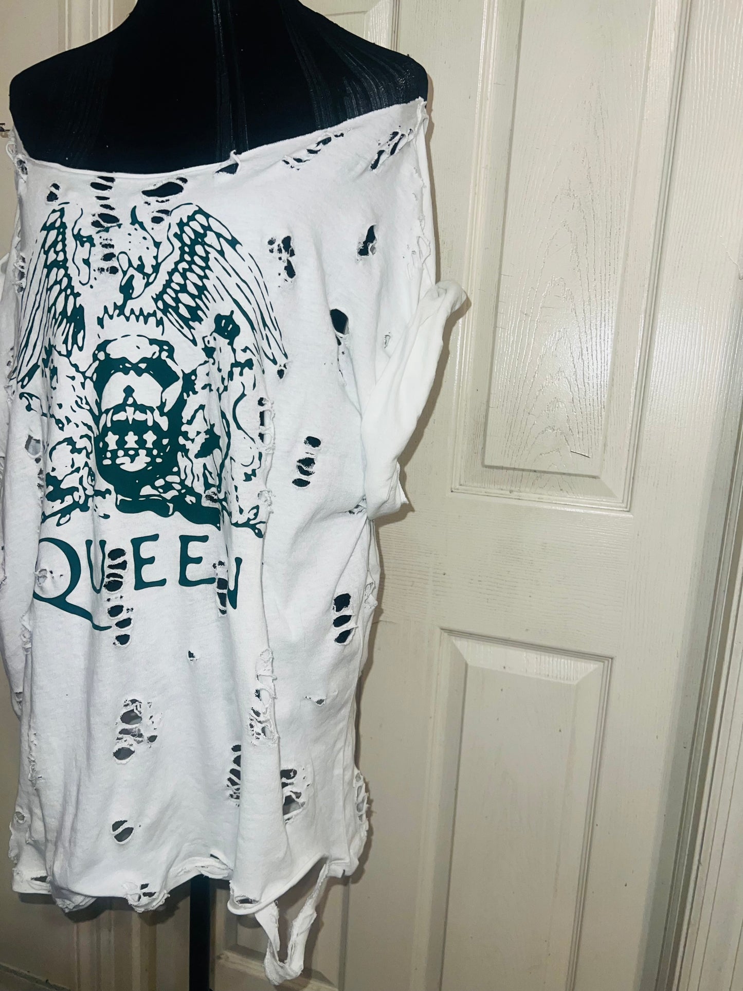 Queen Oversized Distressed Tee
