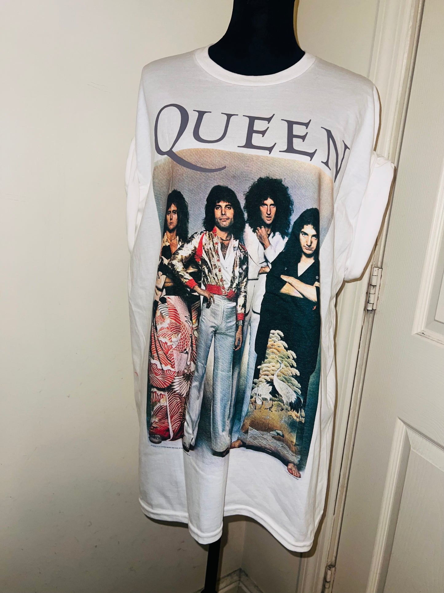 Queen Oversized Distressed Tee