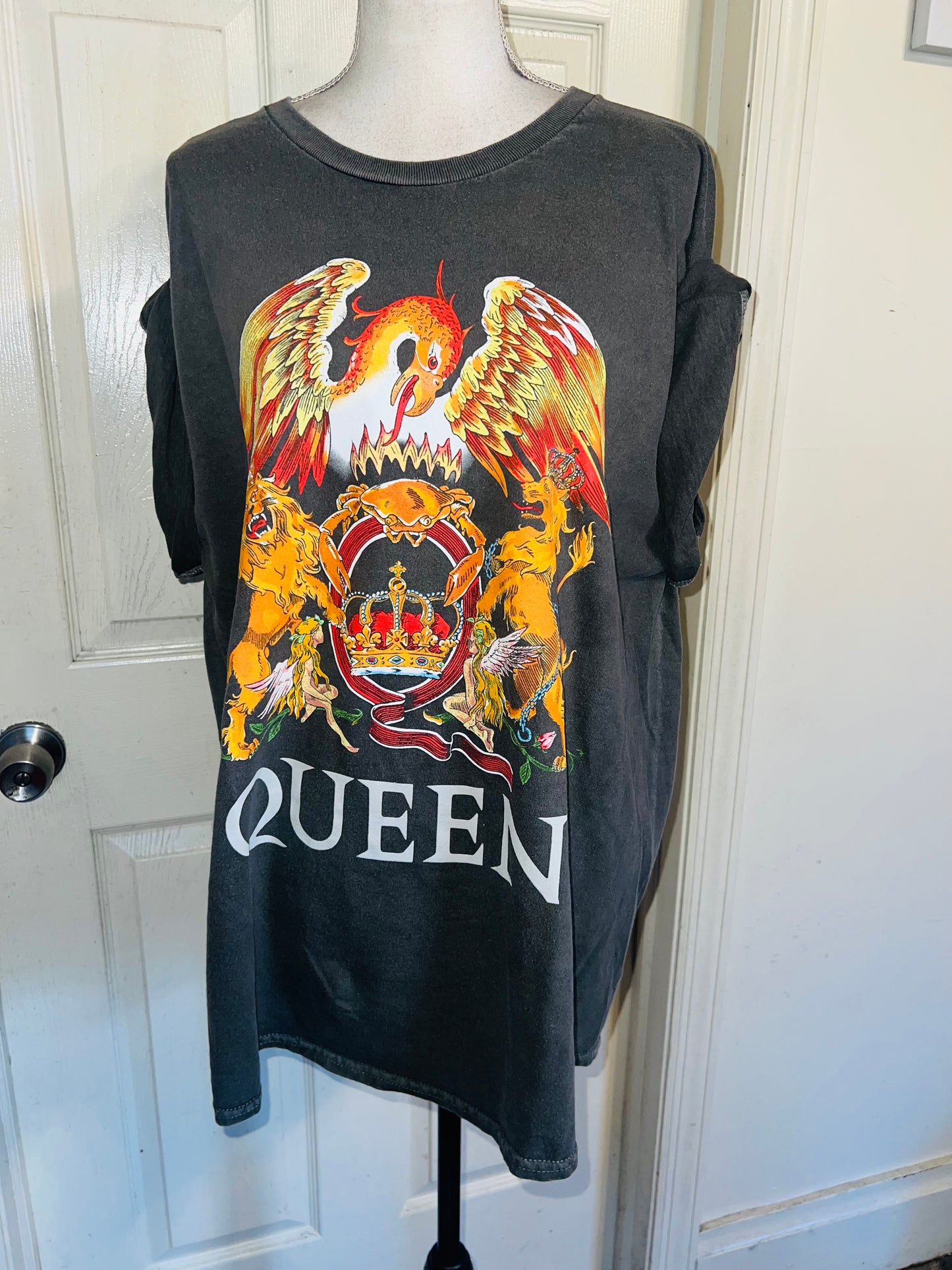 Queen Oversized Distressed Tee