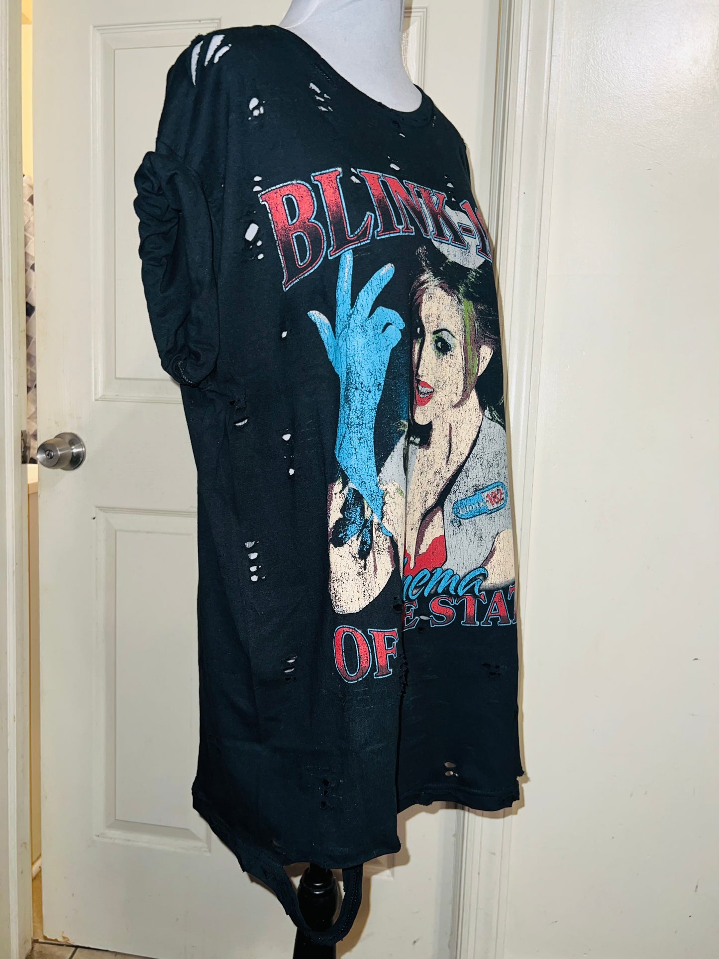 Blink 182 Oversized Distressed Tee