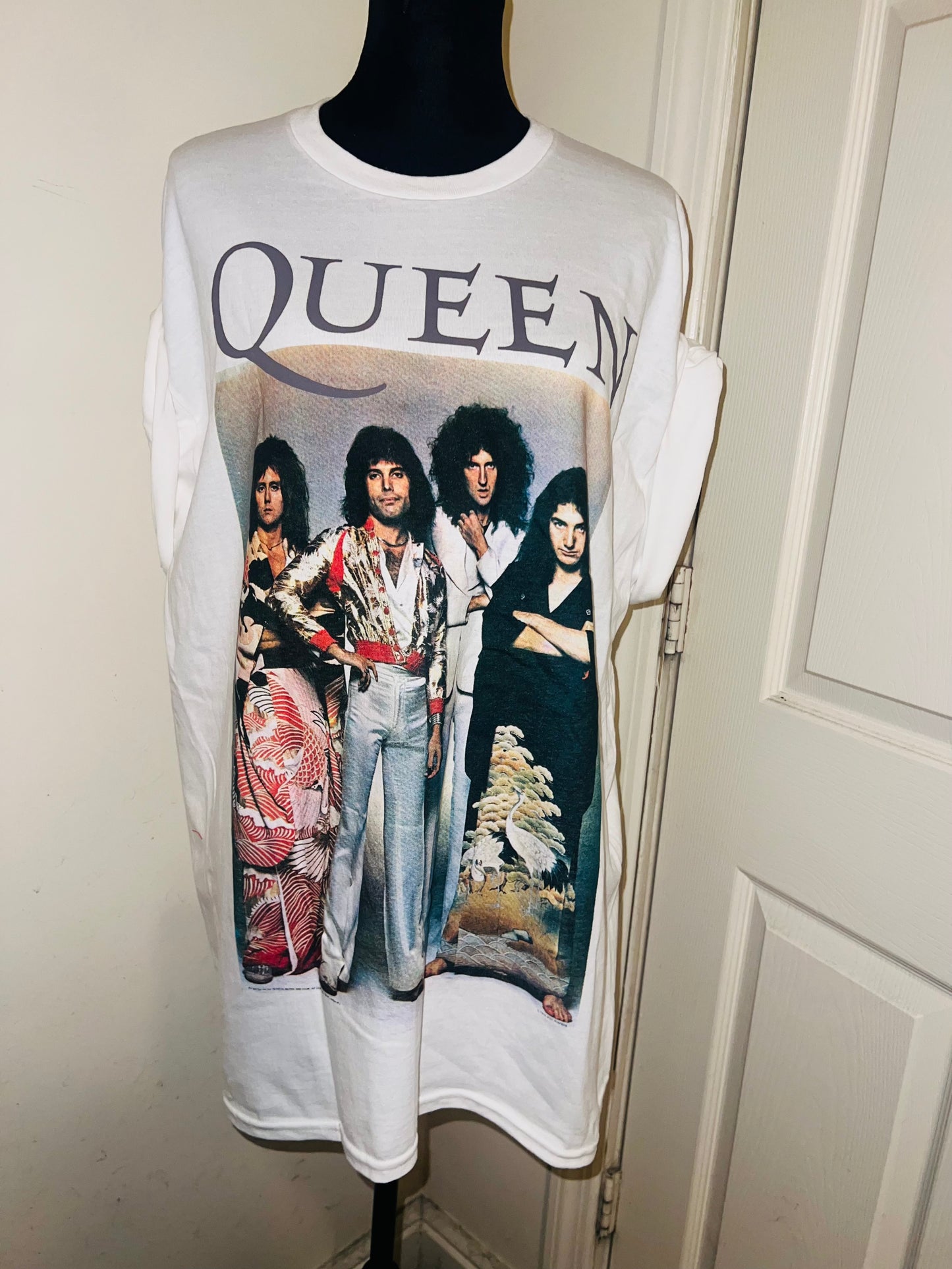 Queen Oversized Distressed Tee