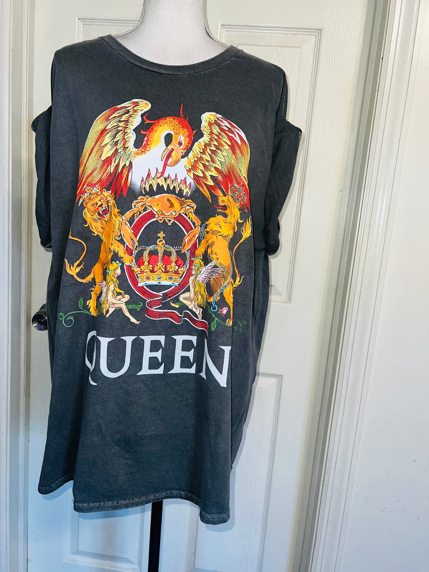 Queen Oversized Distressed Tee