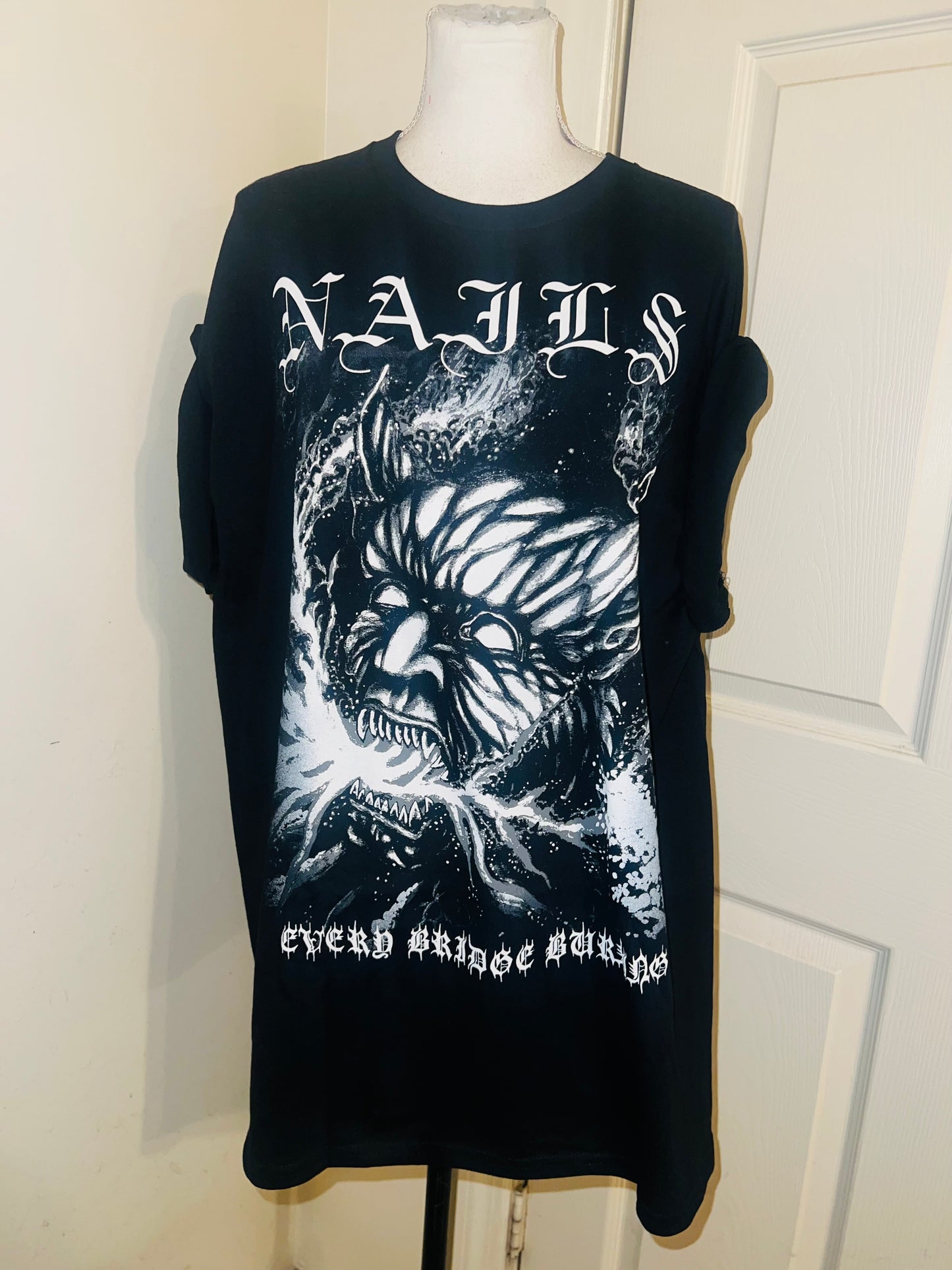 Nails Oversized Distressed Tee