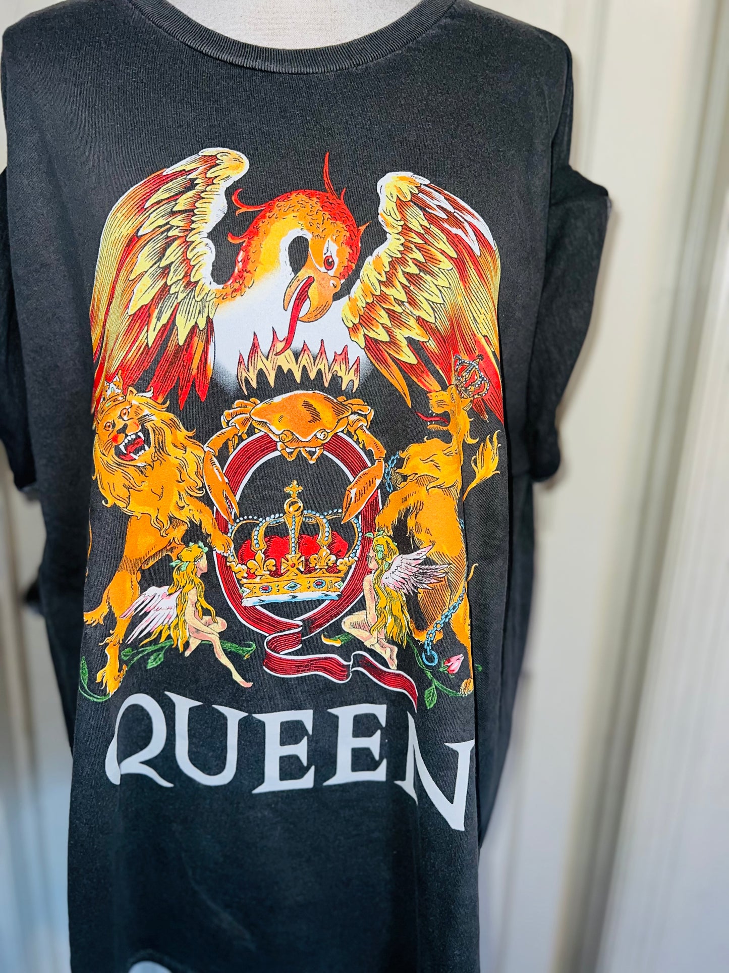 Queen Oversized Distressed Tee