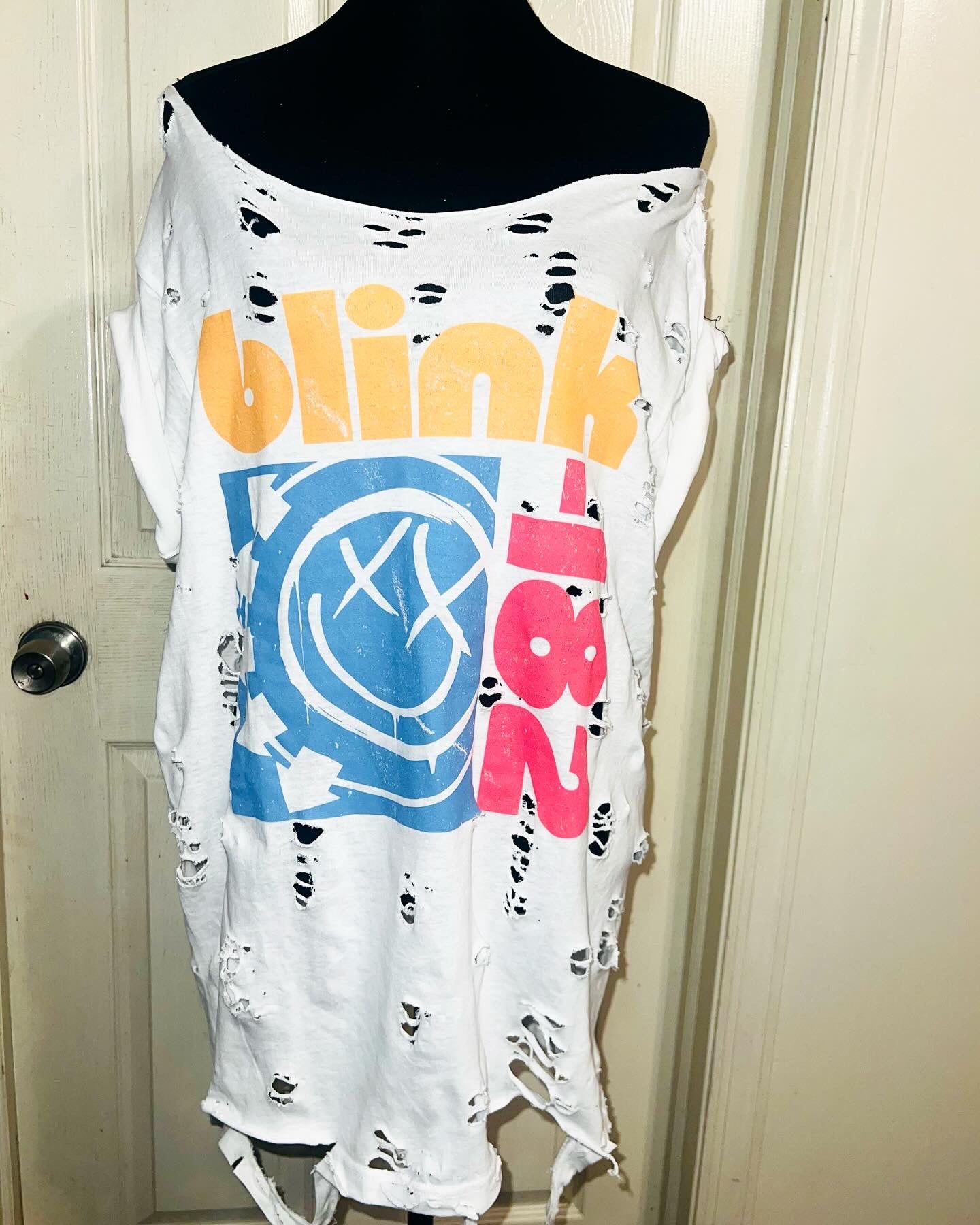 Blink 182 Oversized Distressed Tee