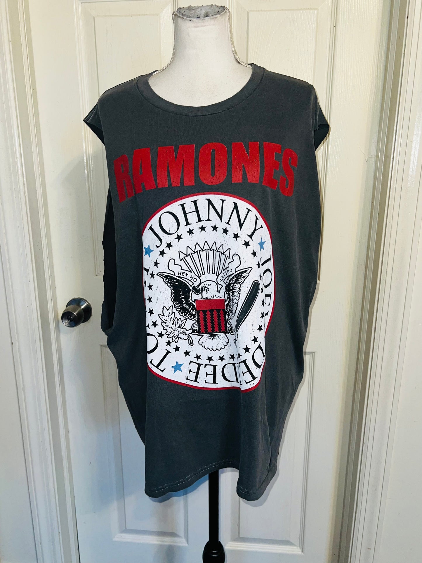 Ramones Oversized Double Oversized Distressed Tann