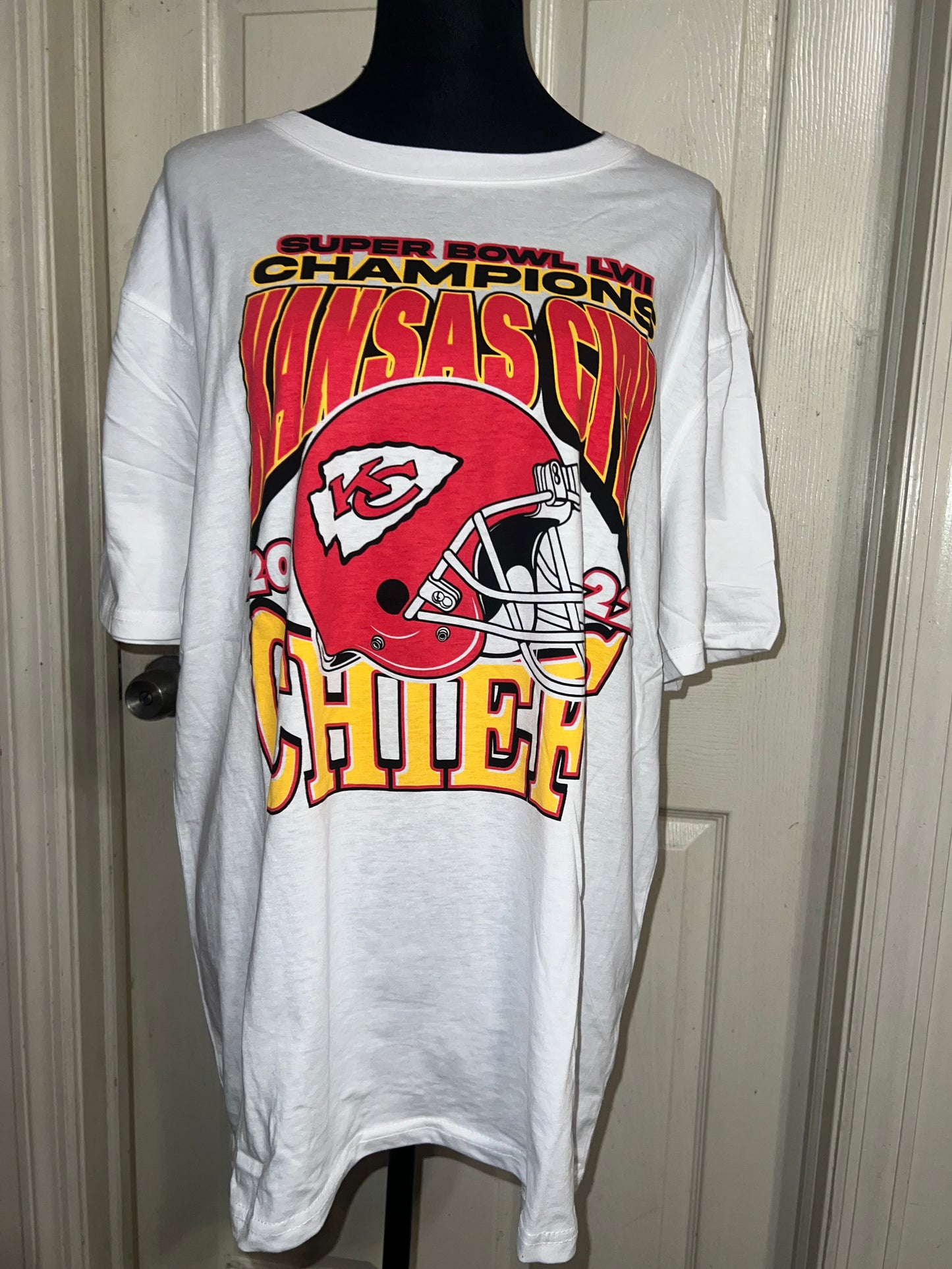 Kansas City Chiefs Oversized Distressed Tee