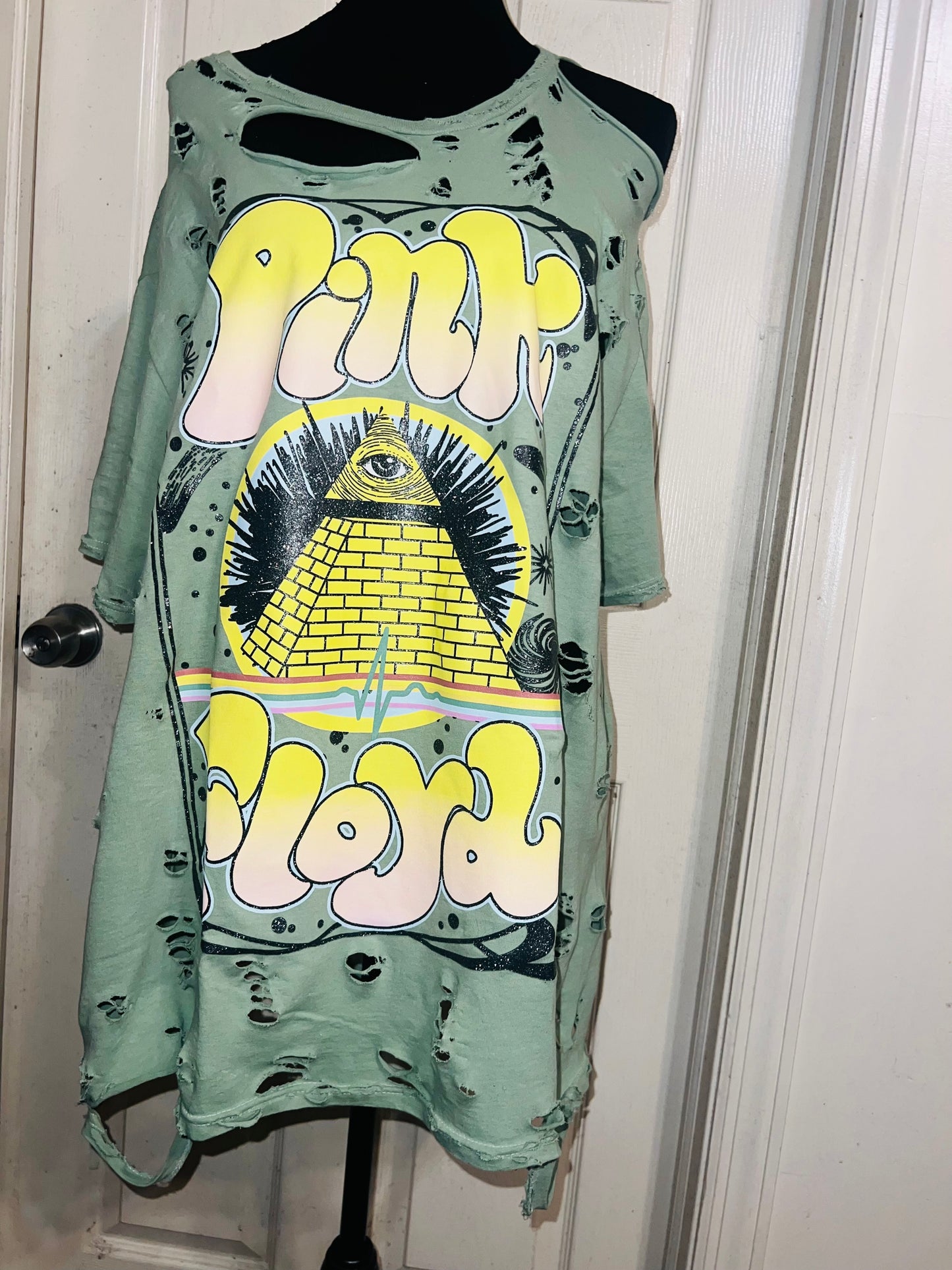 Pink Floyd Oversized Distressed Tee