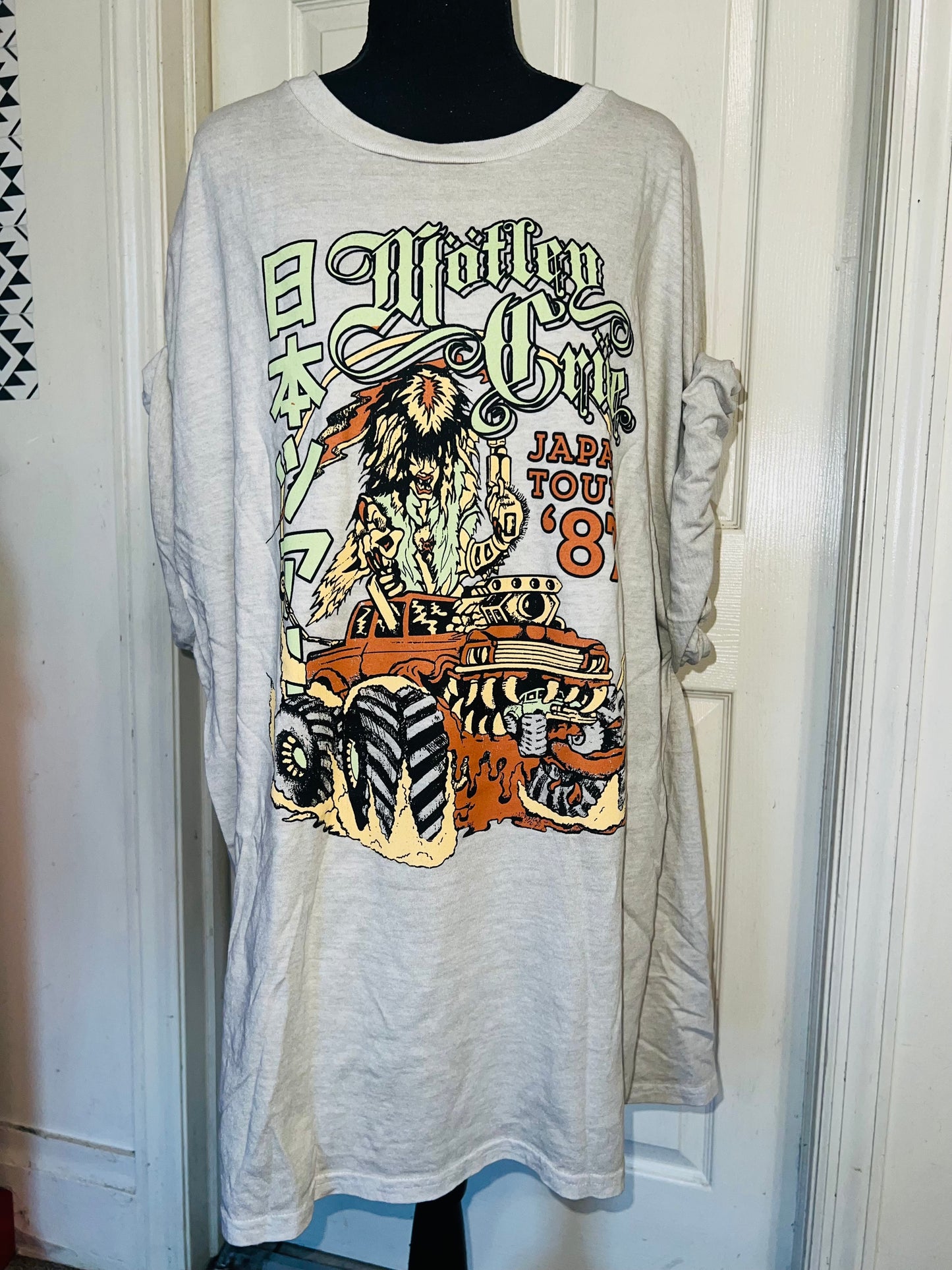 Motley Crue Oversized Distressed Tee