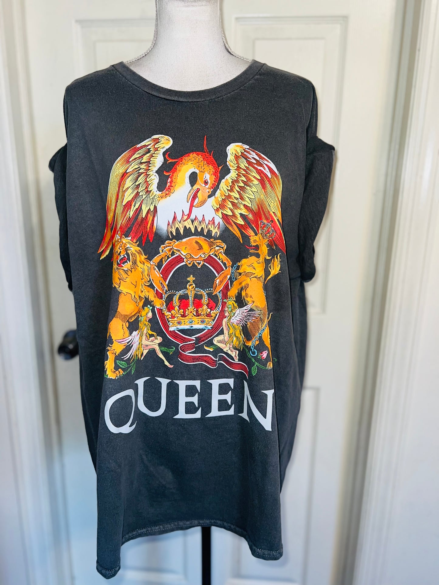 Queen Oversized Distressed Tee