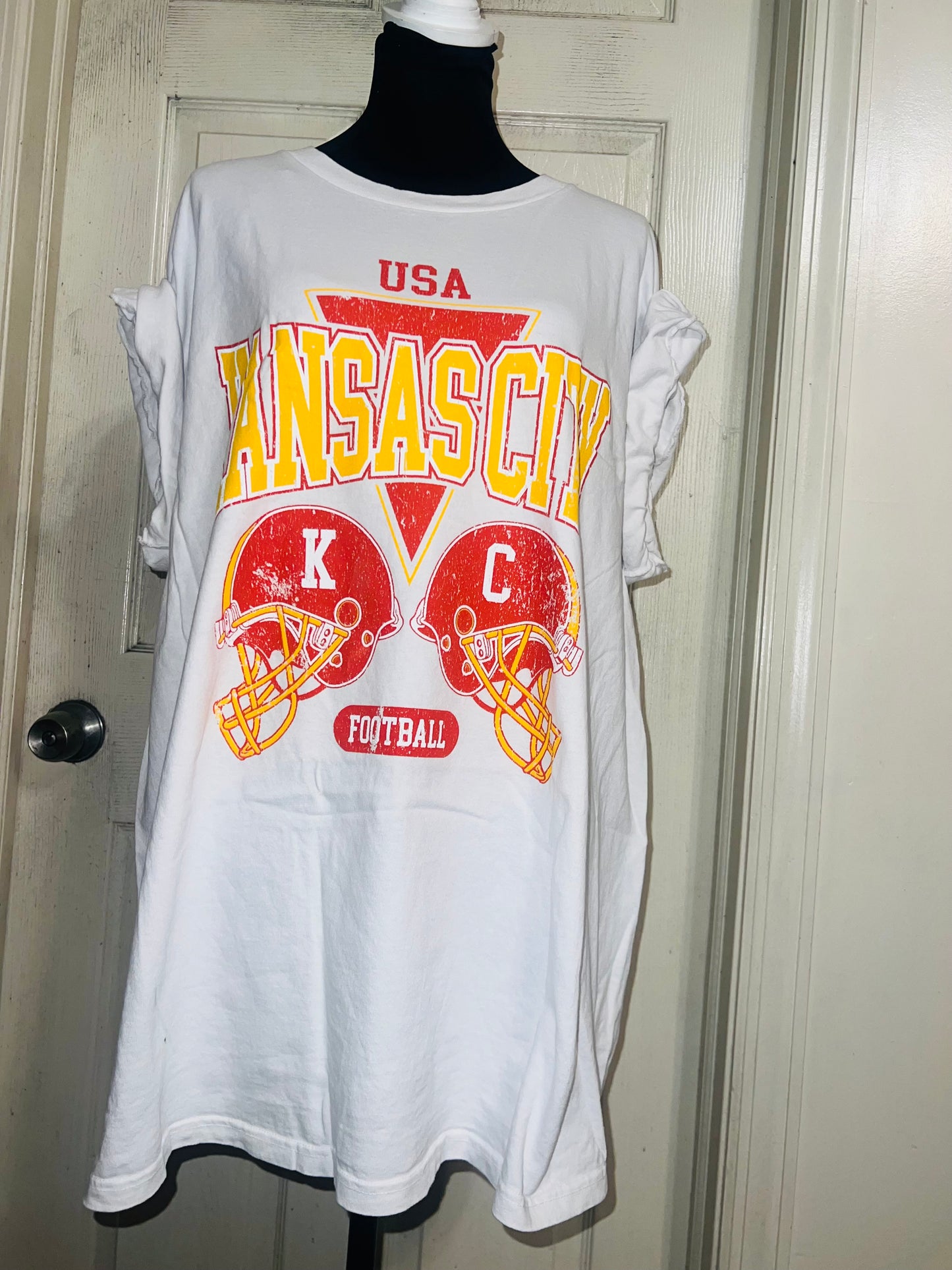 Kansas City Chiefs Oversized Distressed Tee