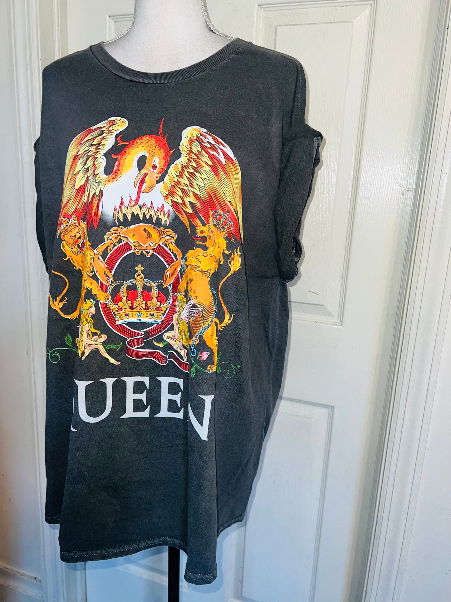 Queen Oversized Distressed Tee