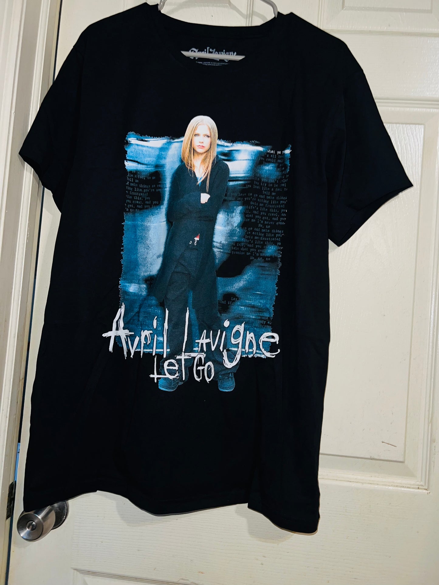Avril Lavigne Oversized Distressed Tee