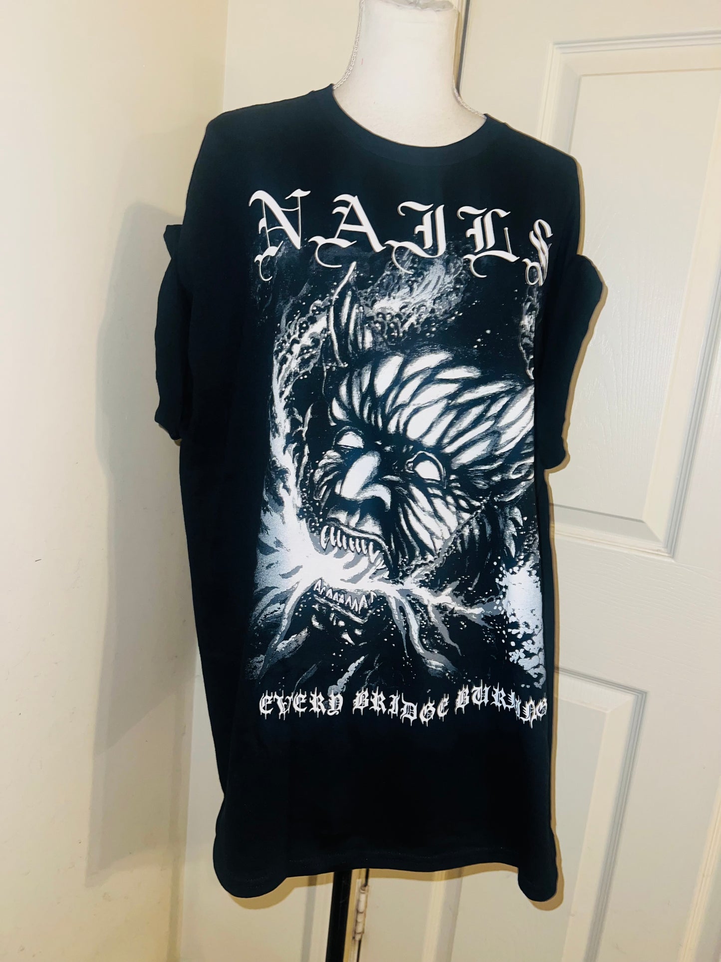 Nails Oversized Distressed Tee