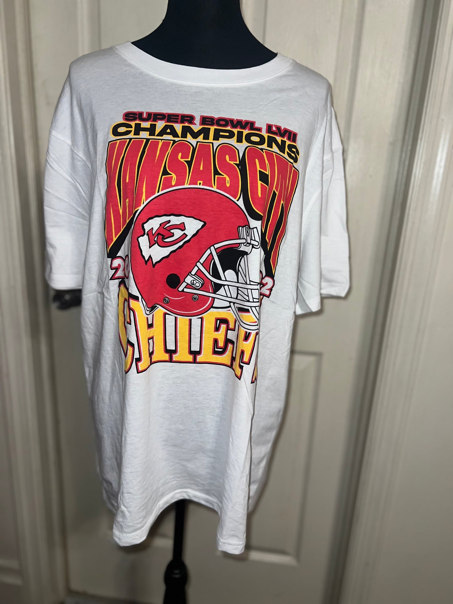 Kansas City Chiefs Oversized Distressed Tee