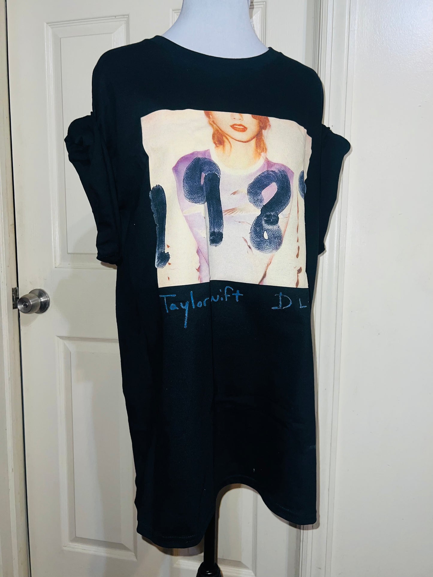 Taylor Swift 1989 Oversized Distressed Tee
