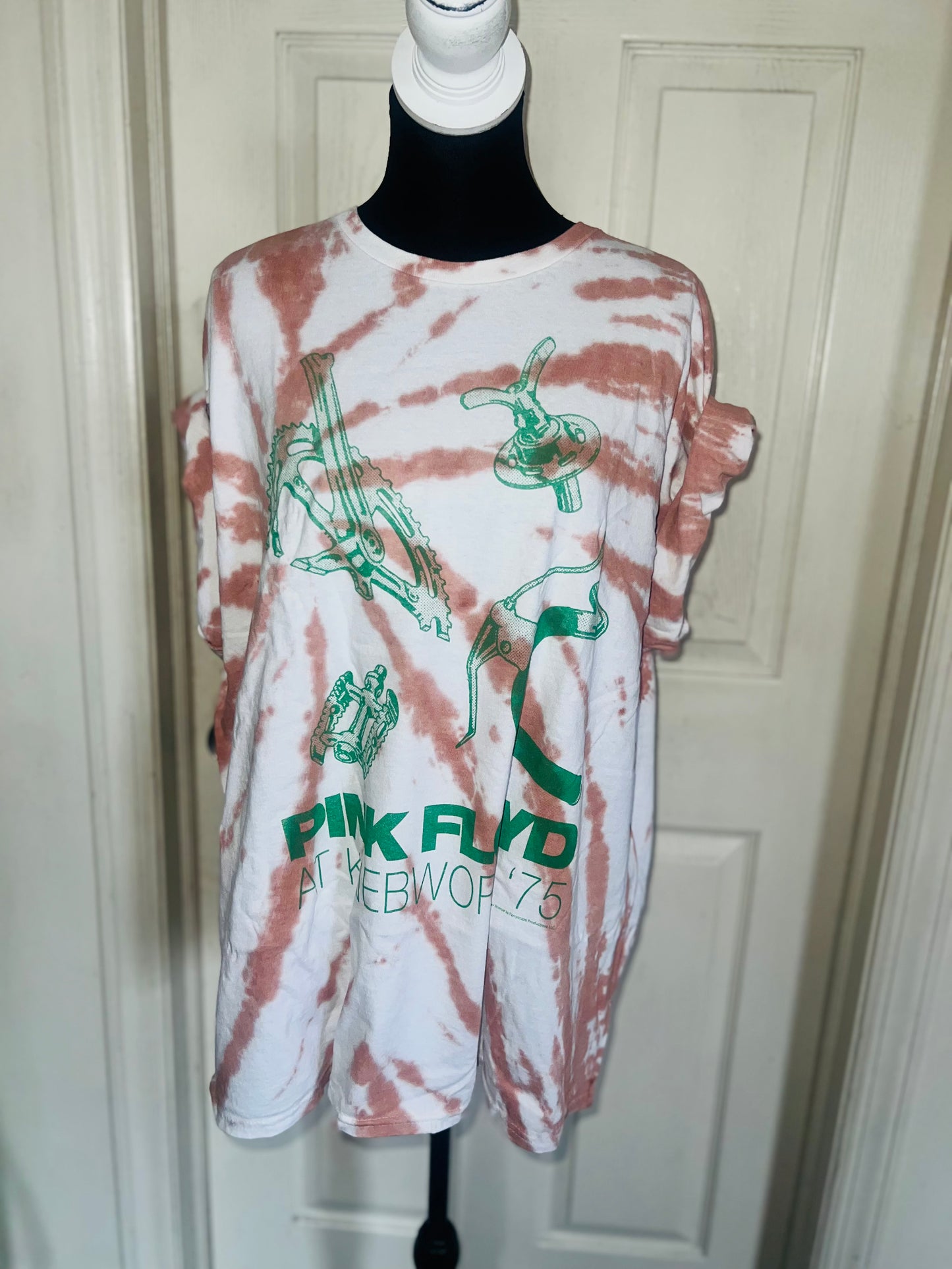Pink Floyd Oversized Distressed Tee