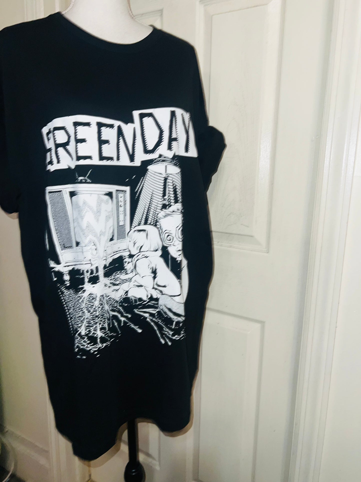 Green Day Oversized Distressed Tee