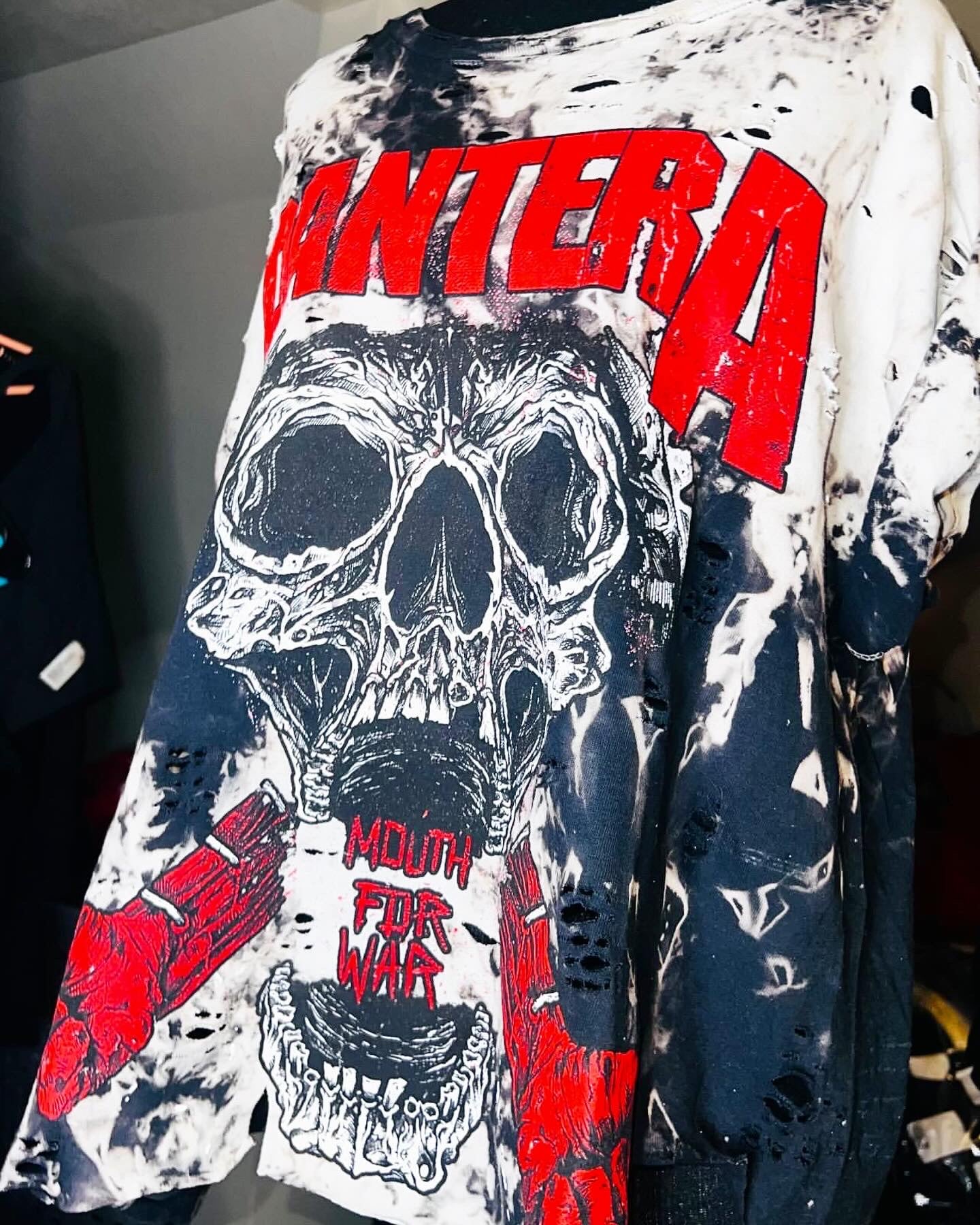 Pantera Oversized Distressed Tee on