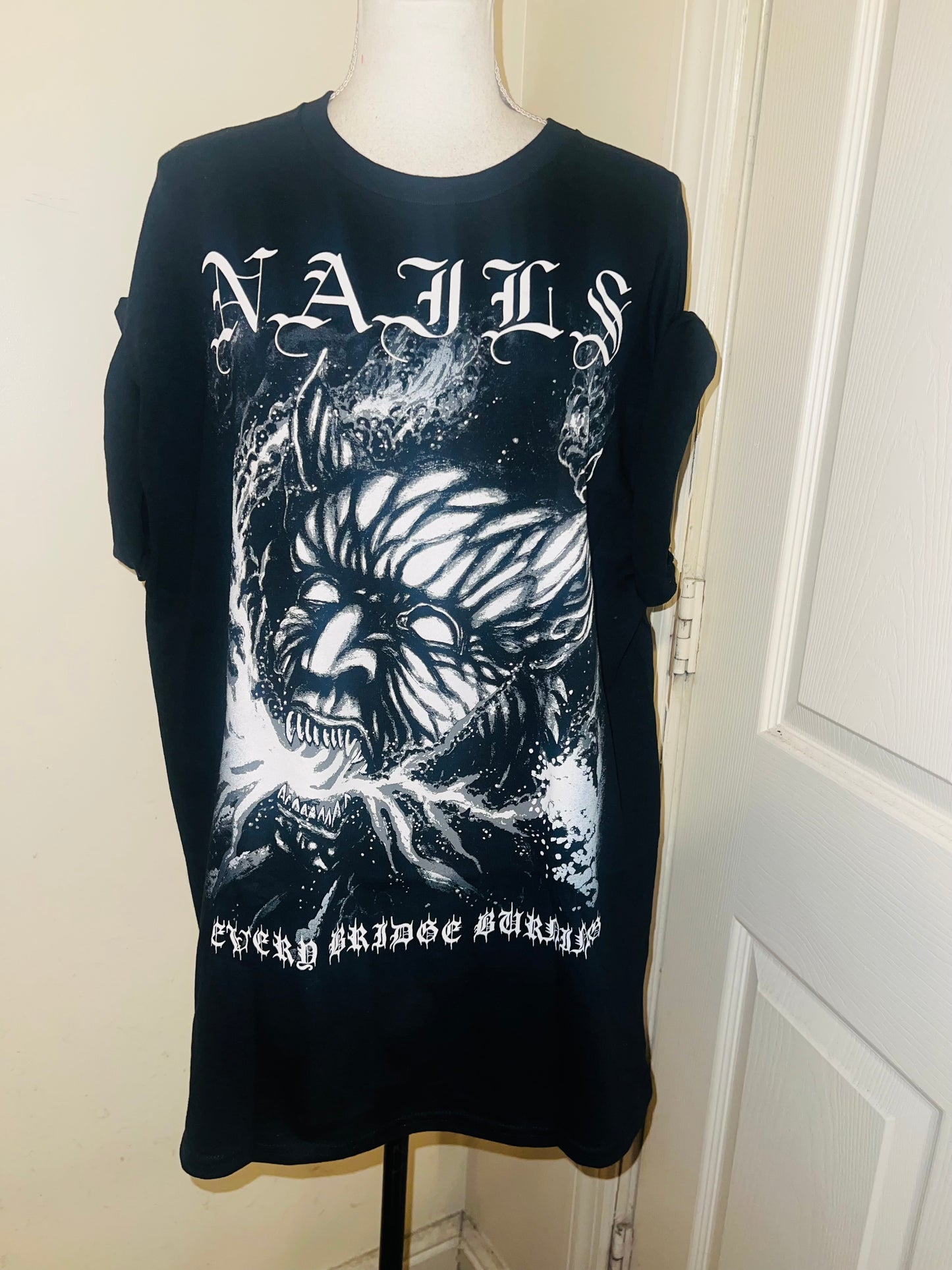 Nails Oversized Distressed Tee