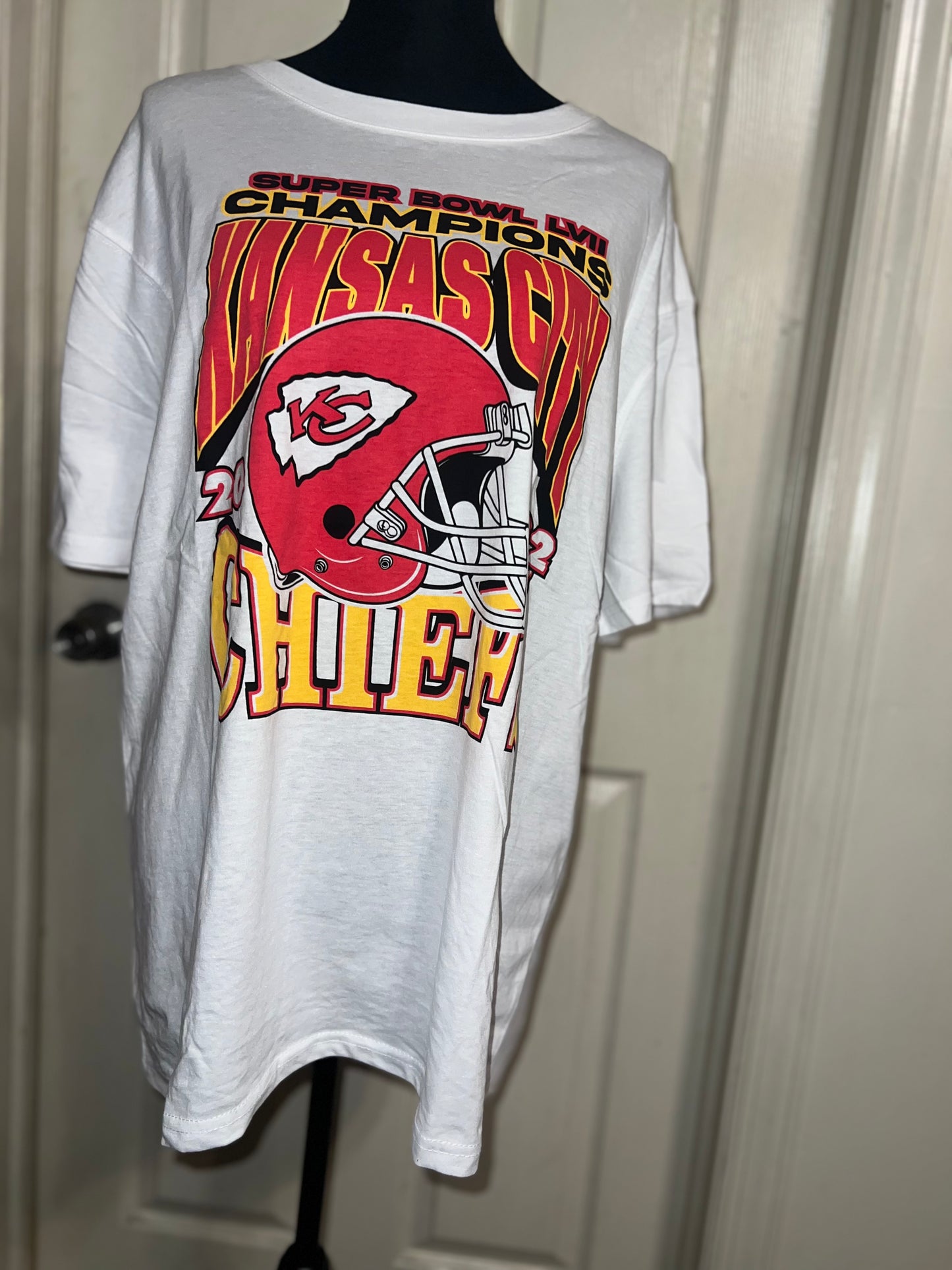 Kansas City Chiefs Oversized Distressed Tee