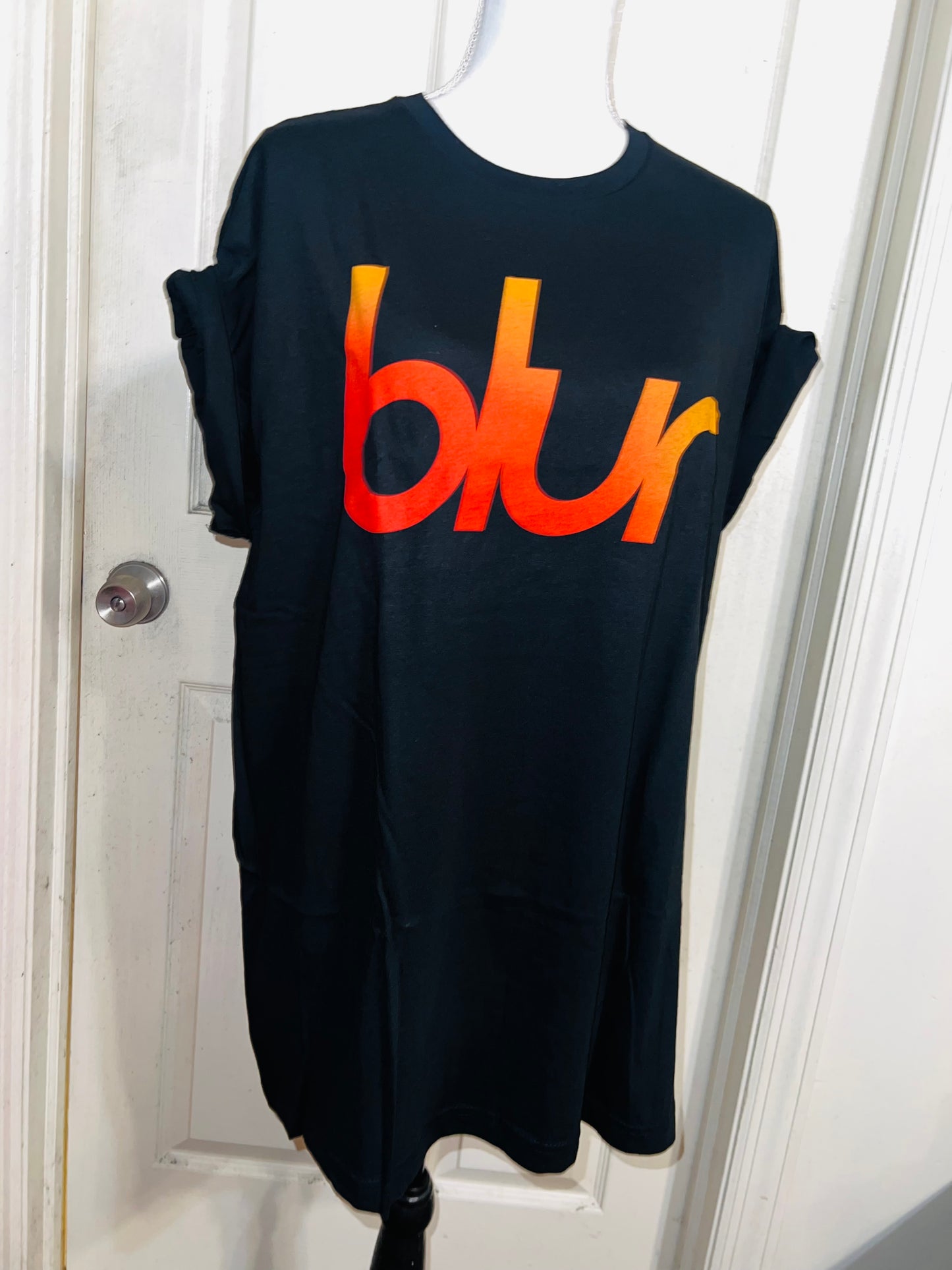 Blur Oversized Distressed Tee