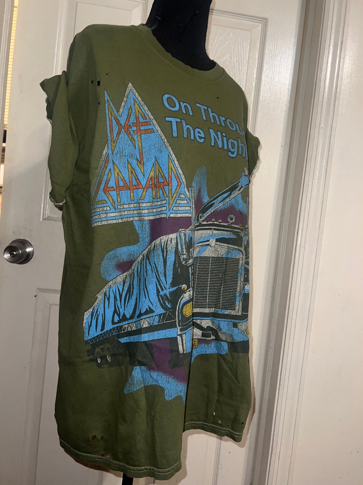 Def Leppard Oversized Distressed Tee