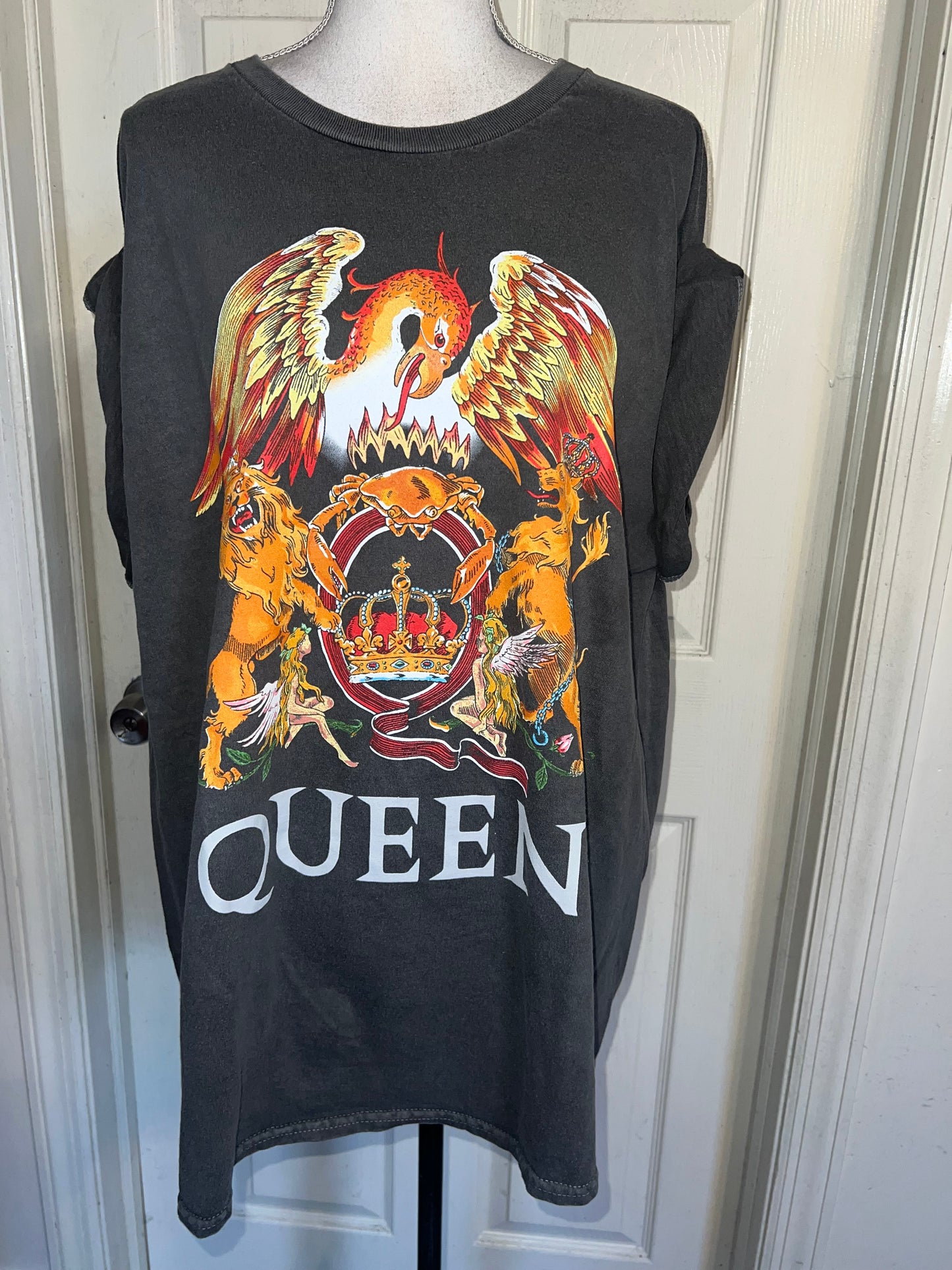 Queen Oversized Distressed Tee