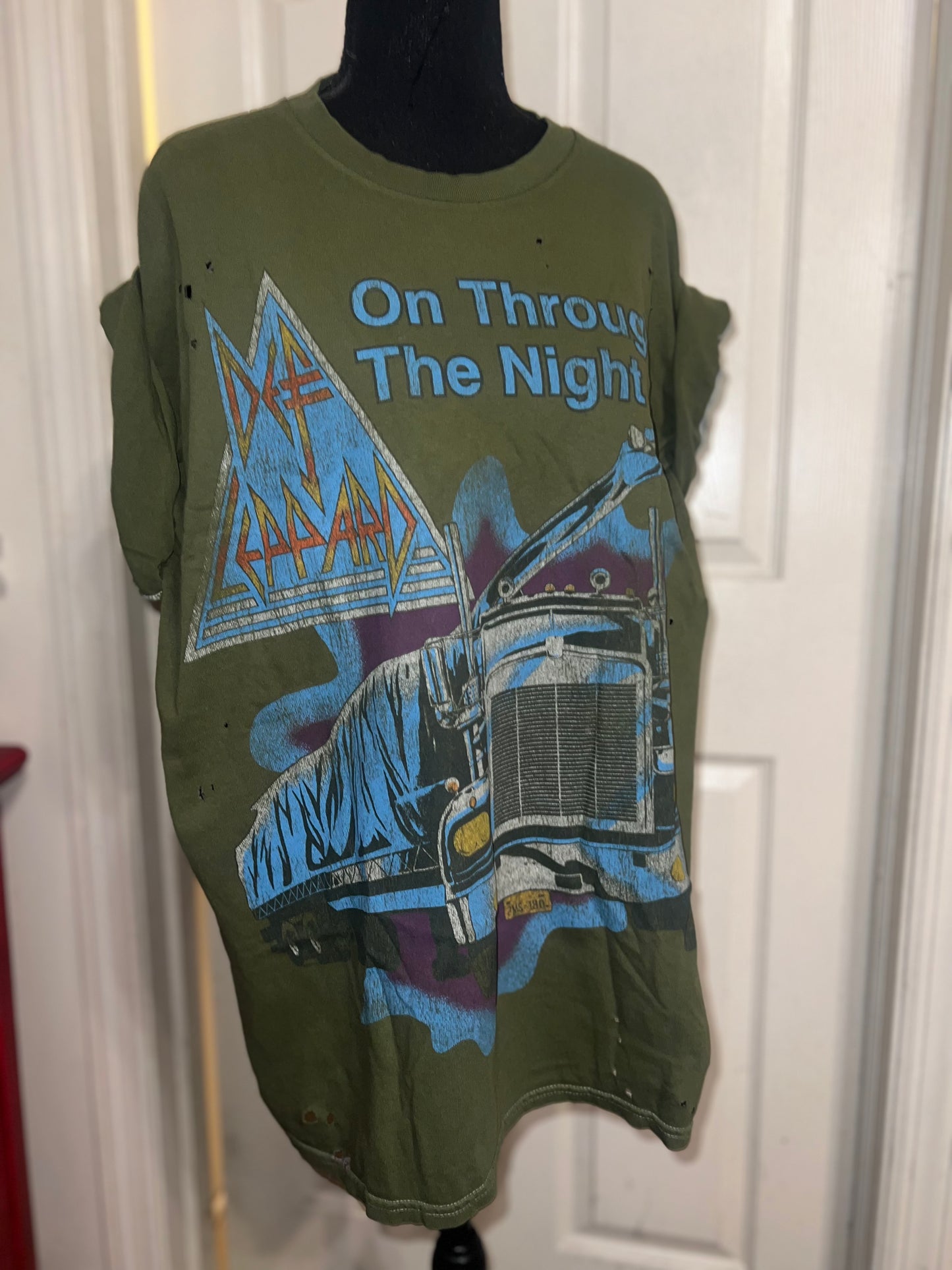 Def Leppard Oversized Distressed Tee