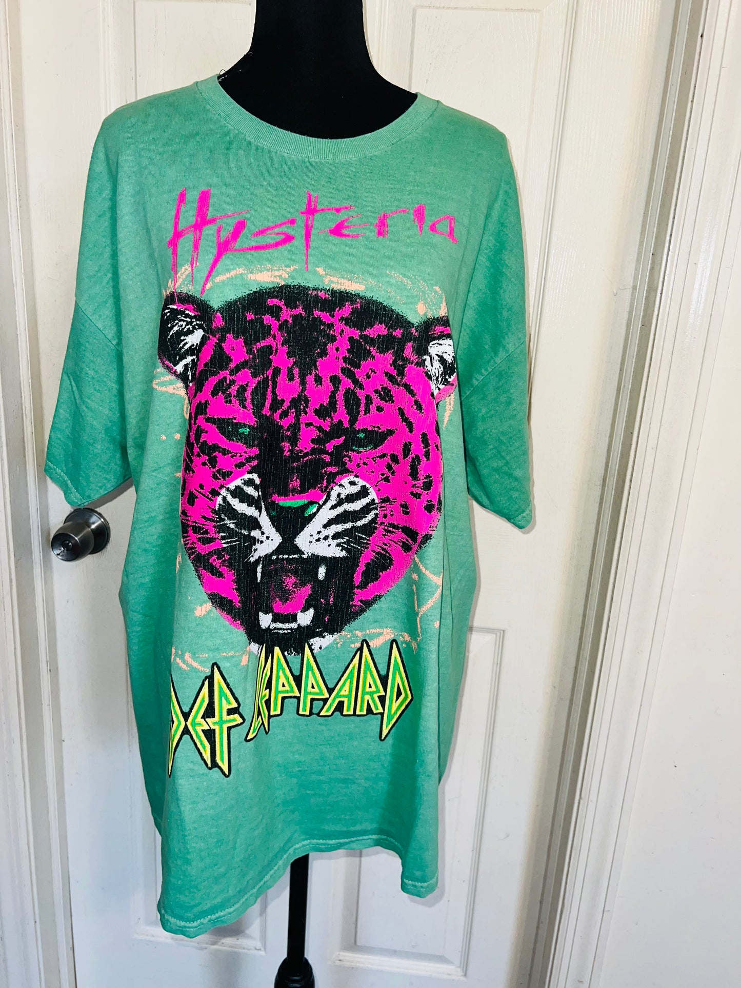 Def Leppard Oversized Distressed Tee