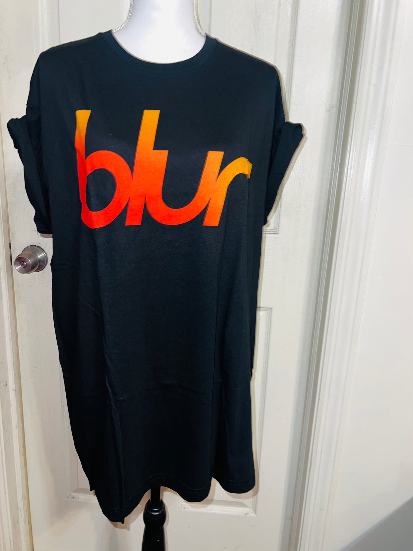 Blur Oversized Distressed Tee
