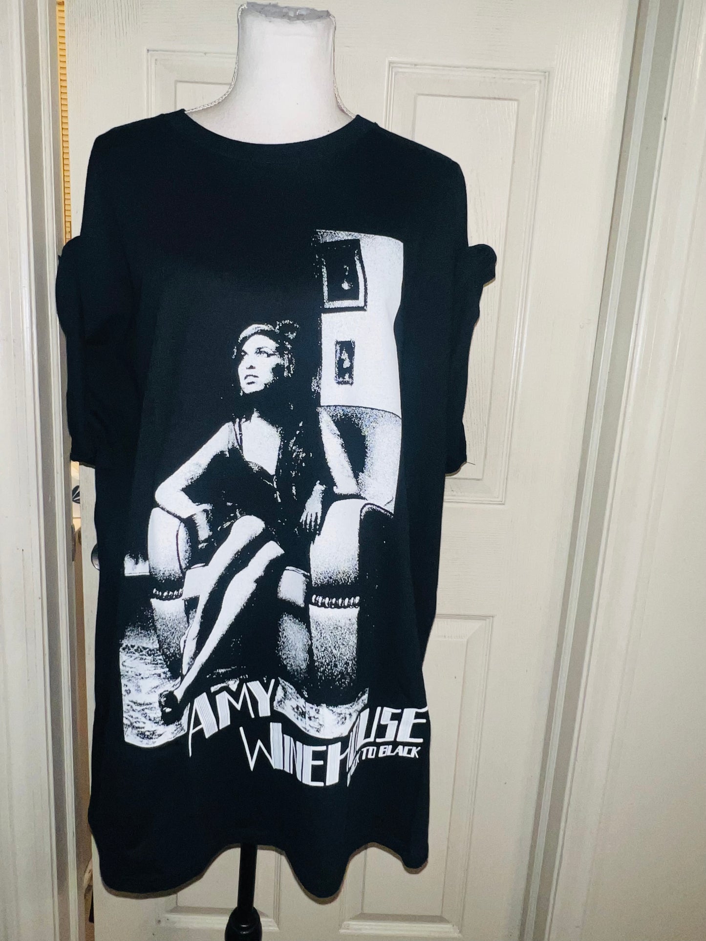 Amy Winehouse Oversized Distressed Tee