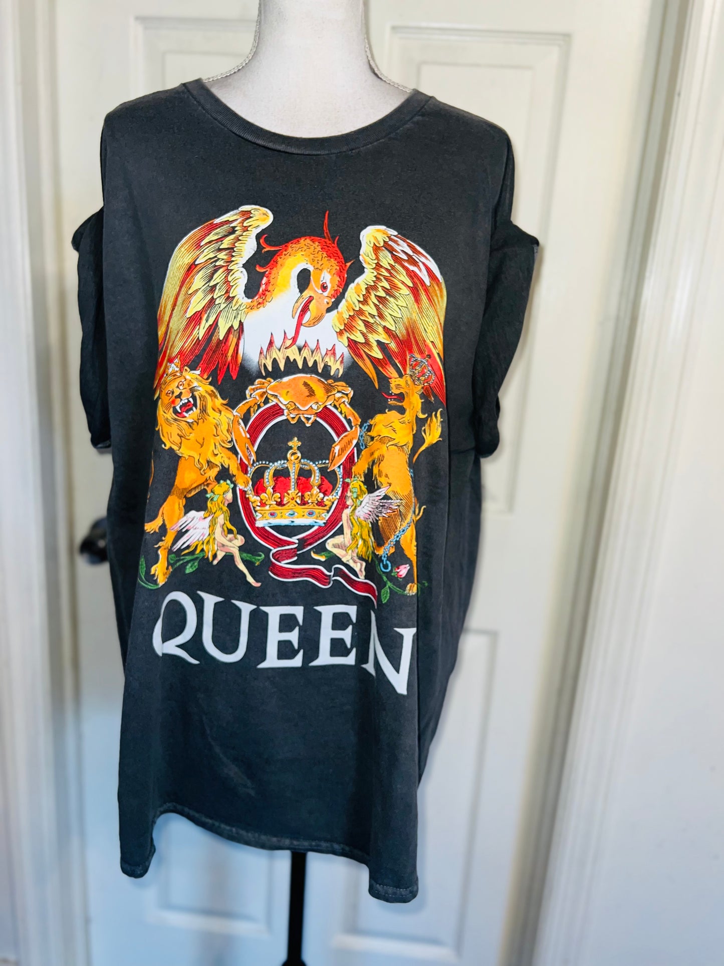 Queen Oversized Distressed Tee