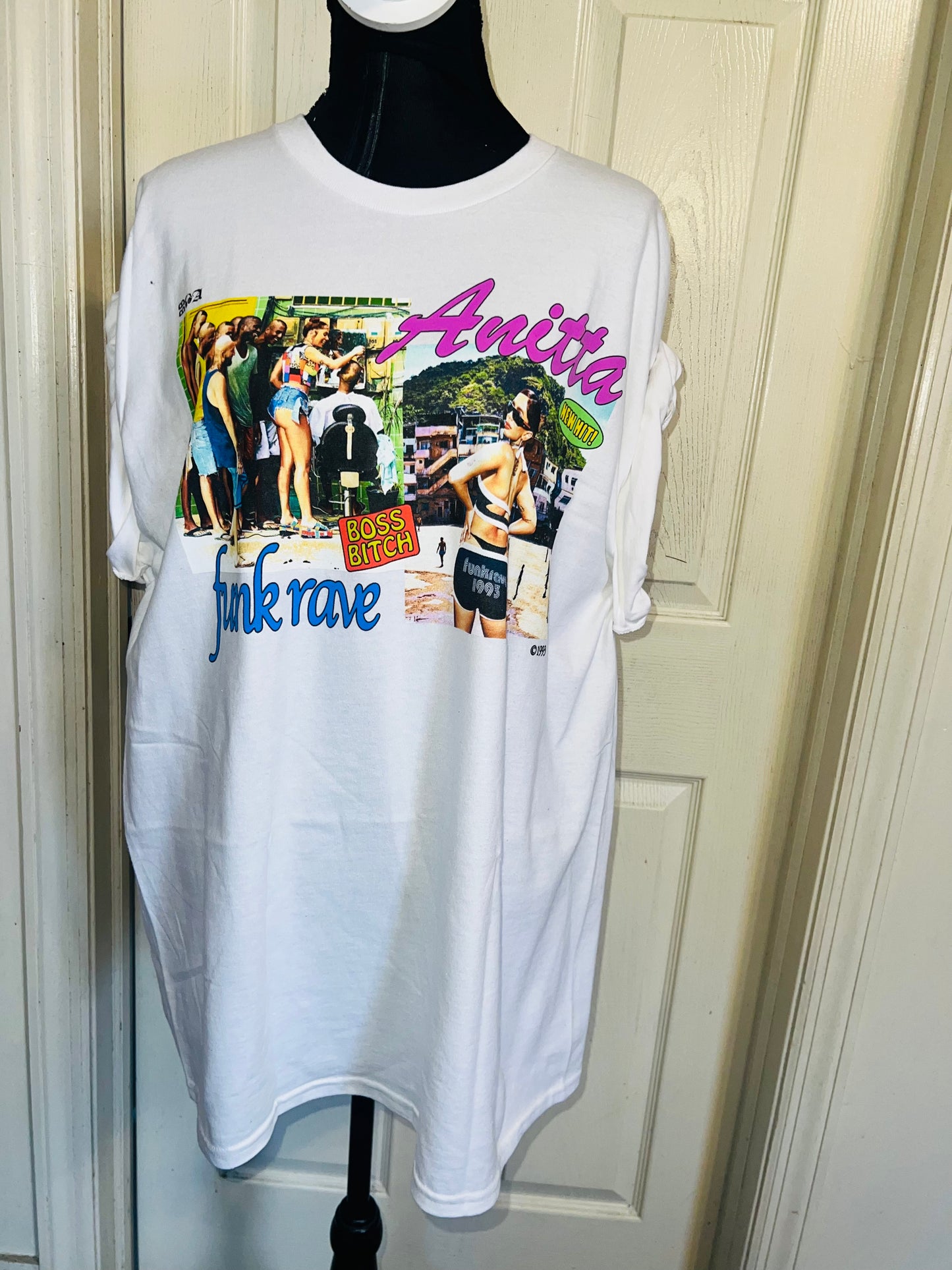 Anitta Oversized Distressed Tee