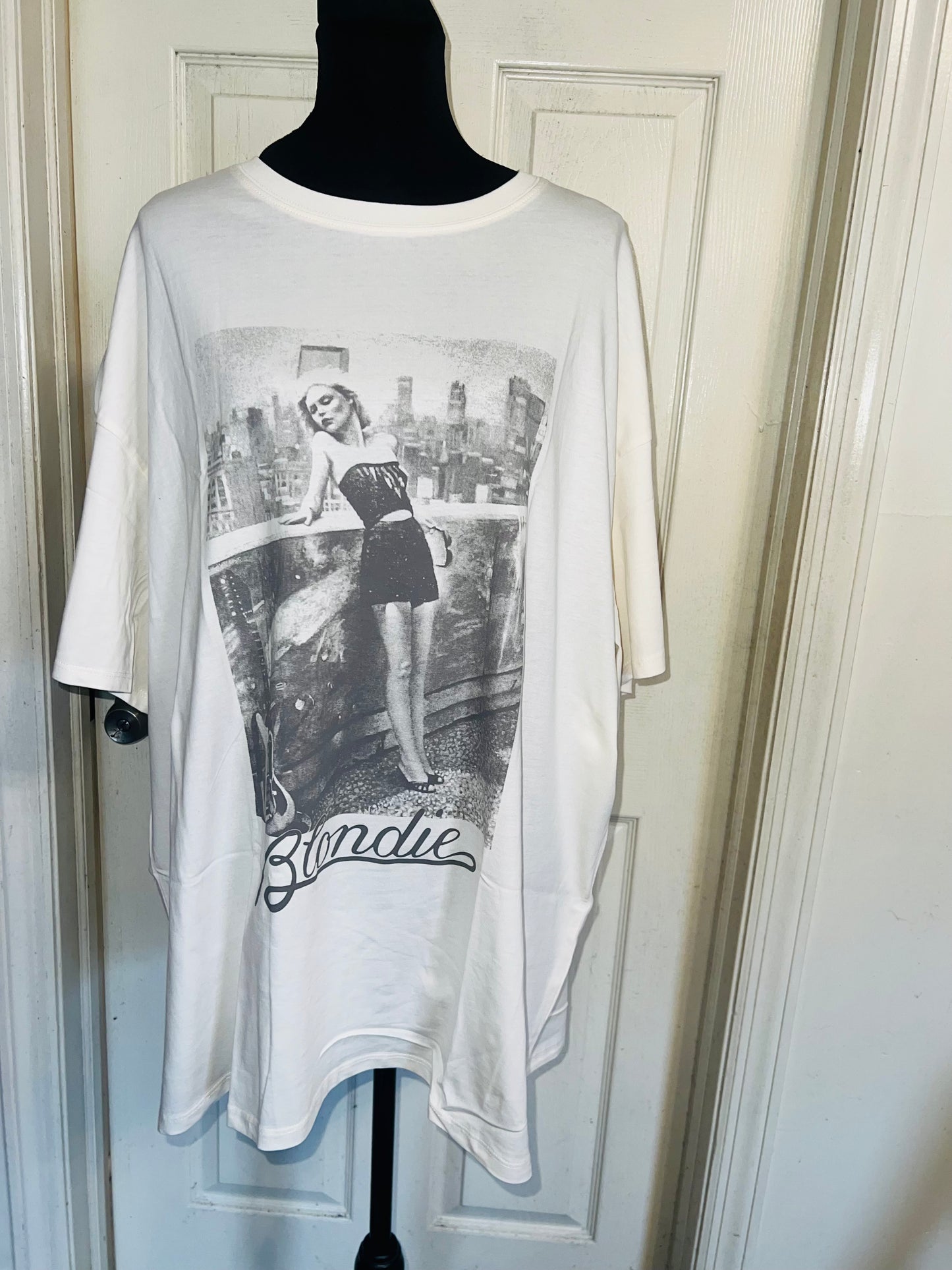 Blondie Oversized Distressed Tee