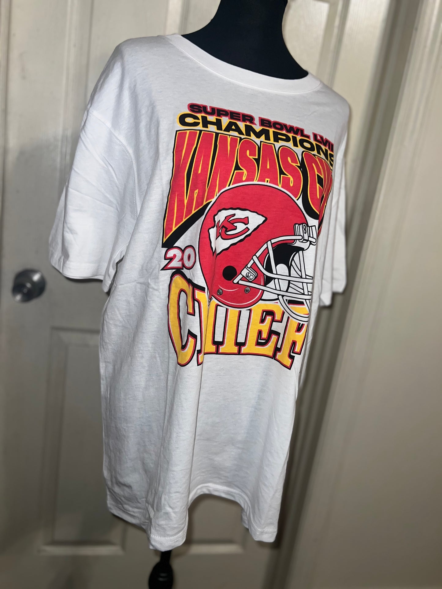 Kansas City Chiefs Oversized Distressed Tee