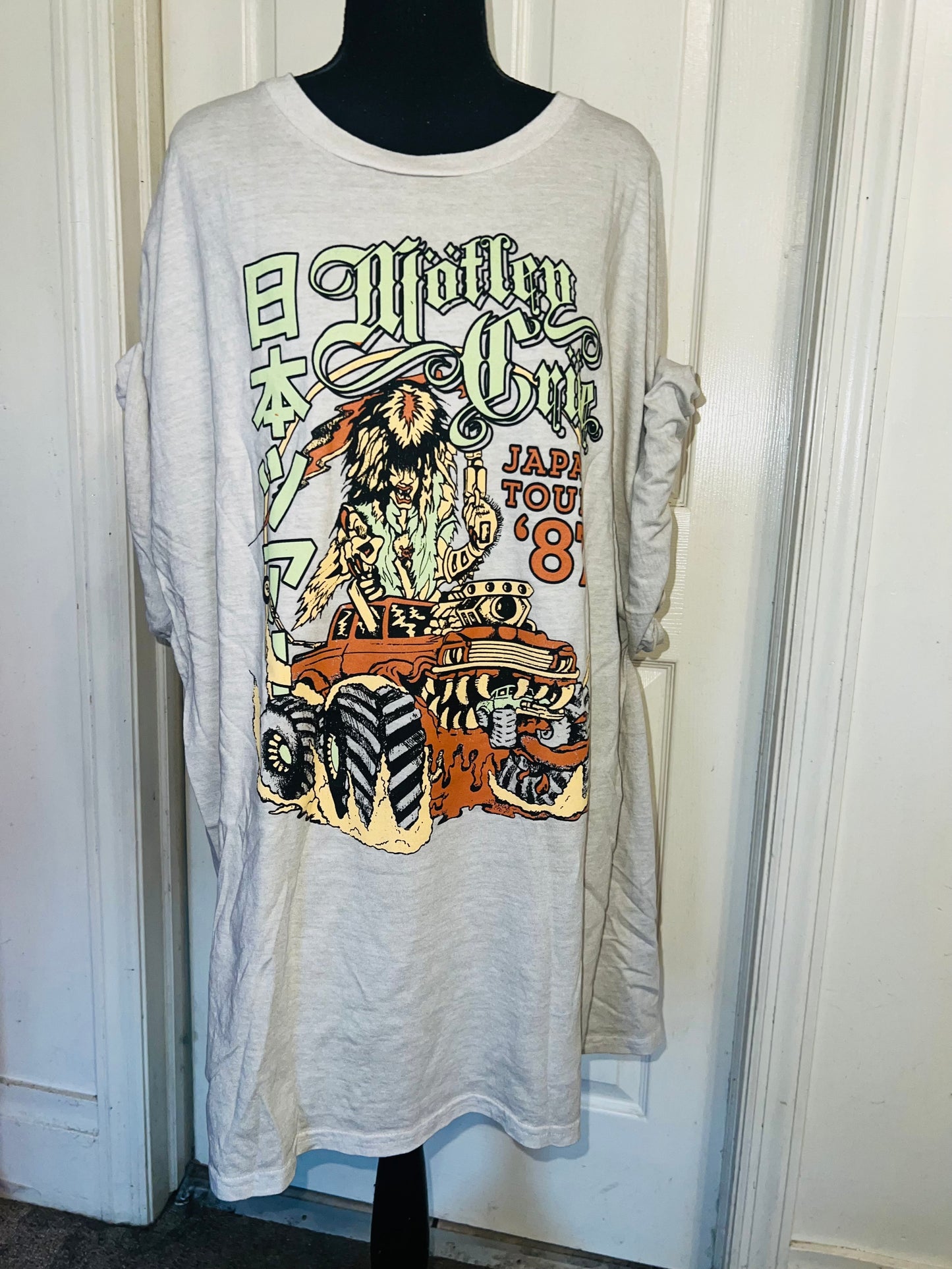 Motley Crue Oversized Distressed Tee