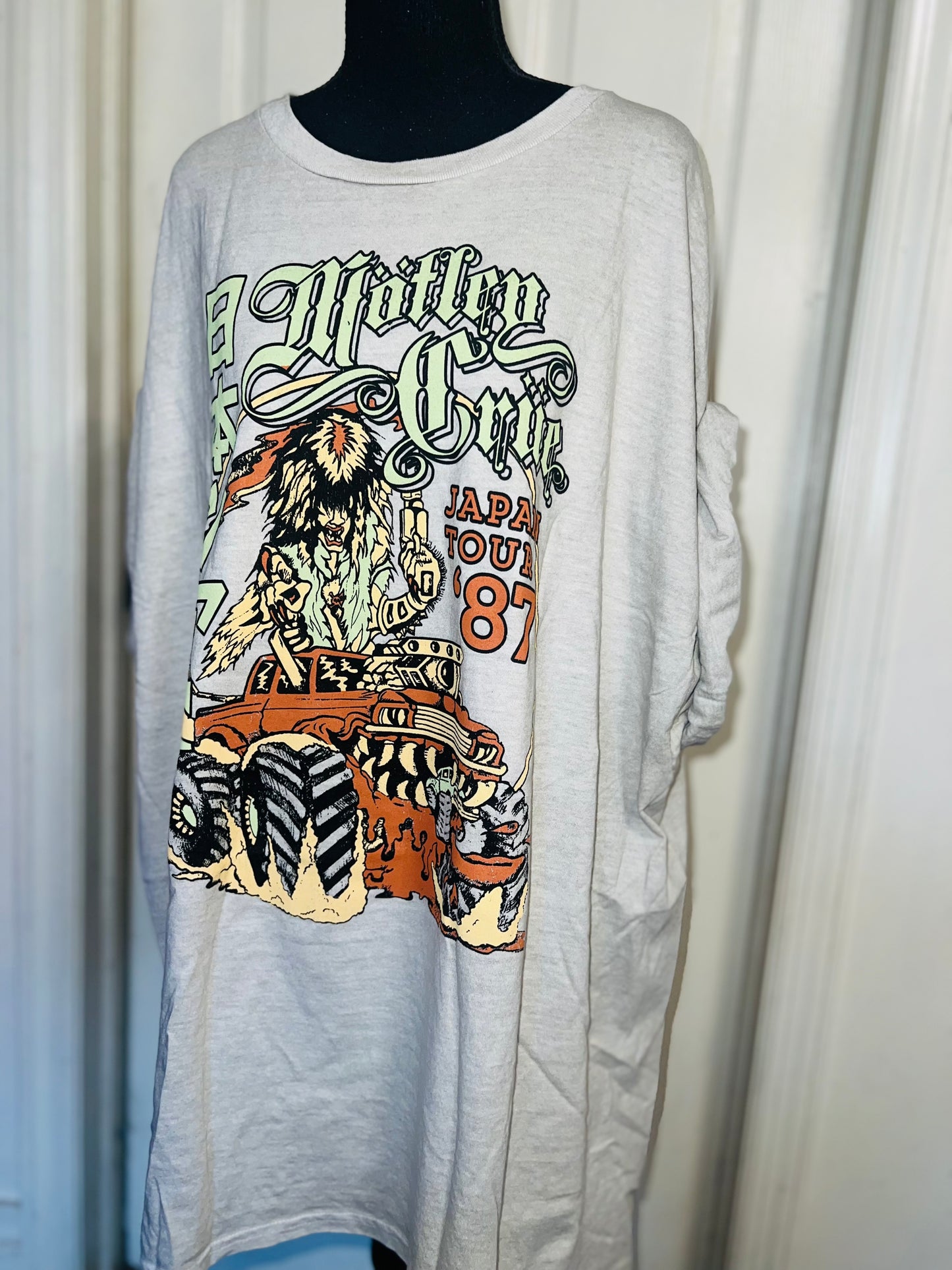 Motley Crue Oversized Distressed Tee