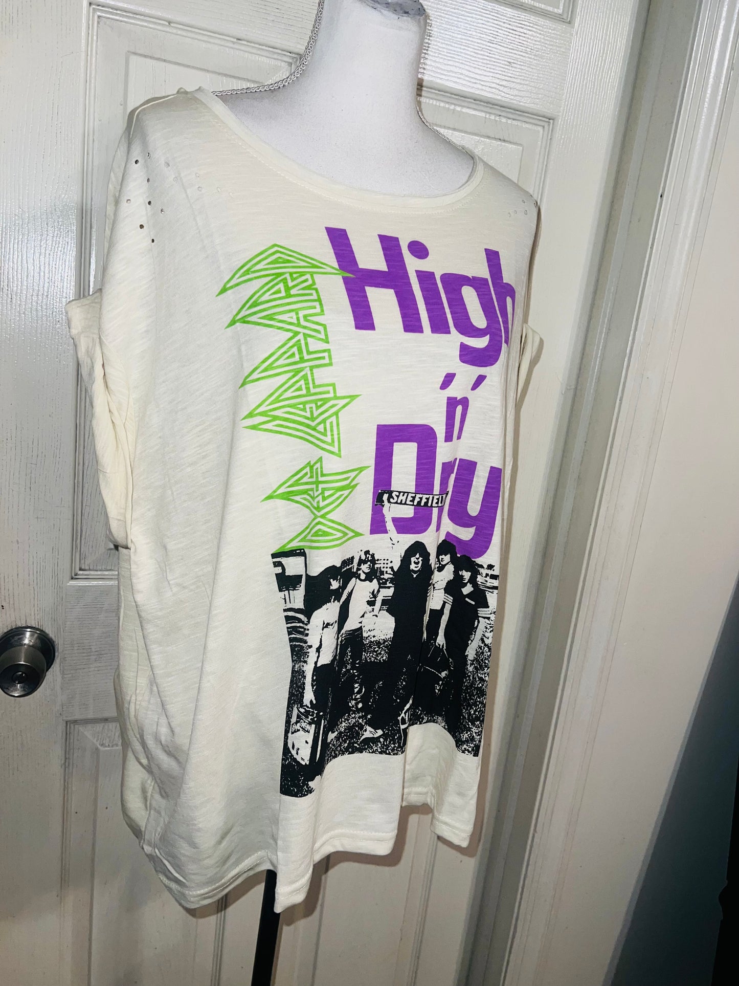 Def Leppard Oversized Distressed Tee