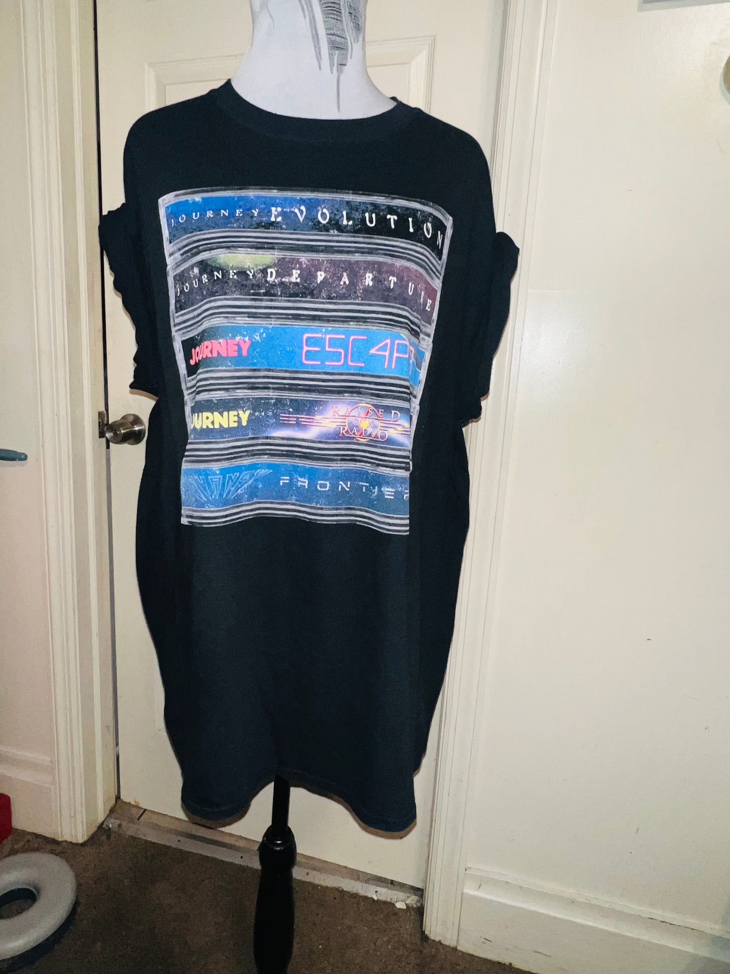 Journey Oversized Distressed Tee